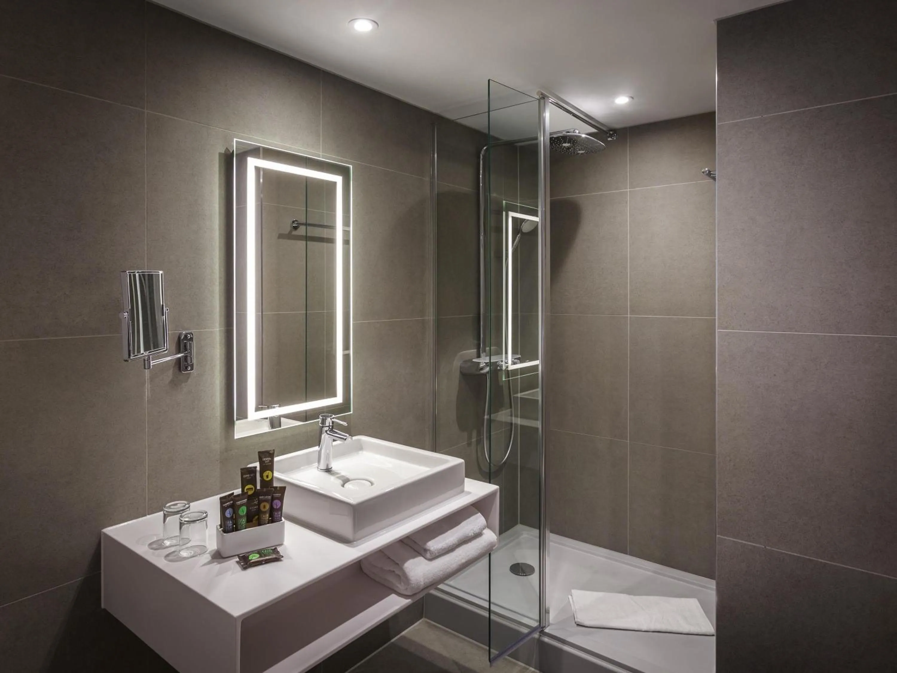 Bedroom in Novotel Cambridge North