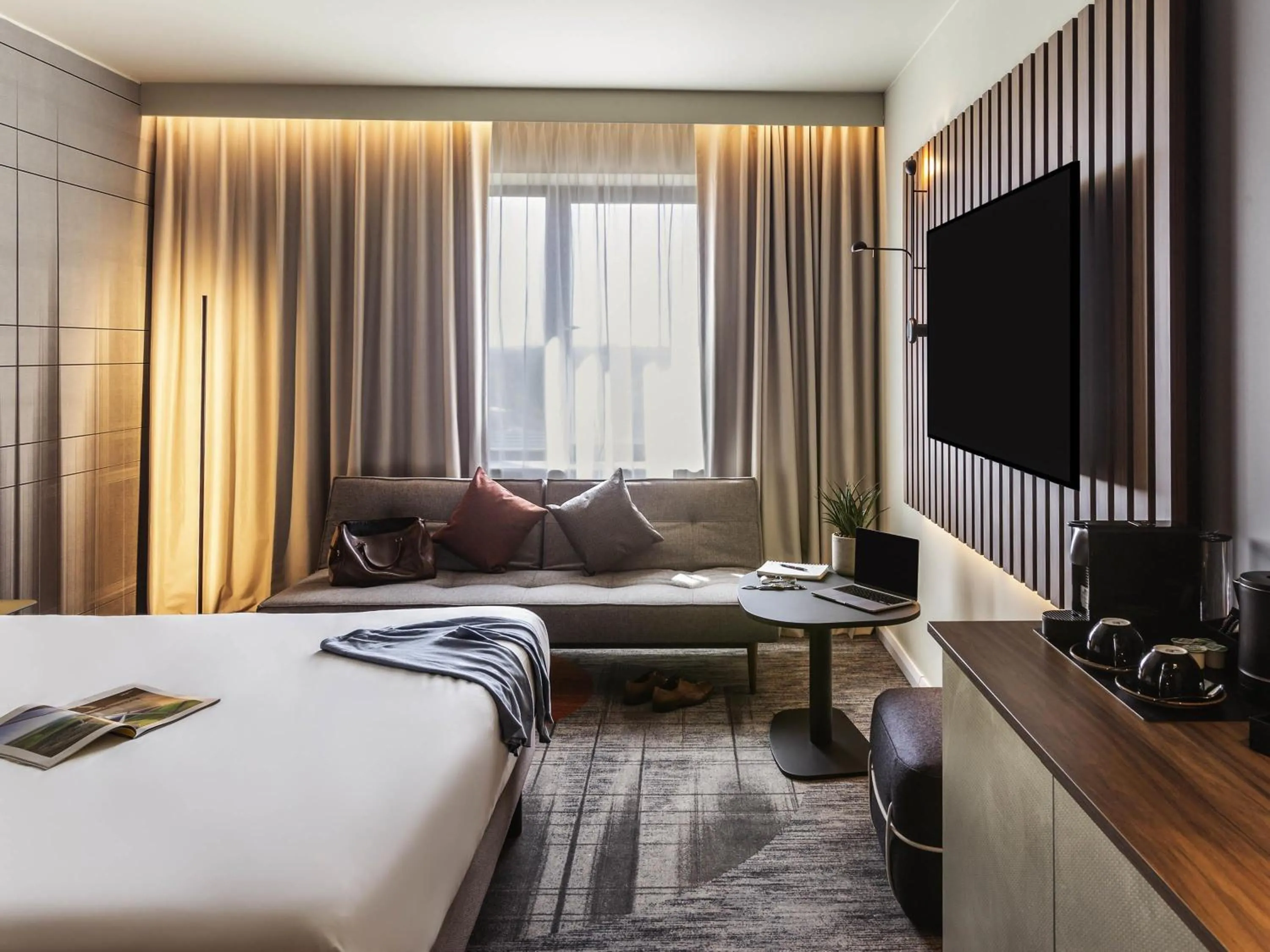 Bedroom, Bed in Novotel Cambridge North