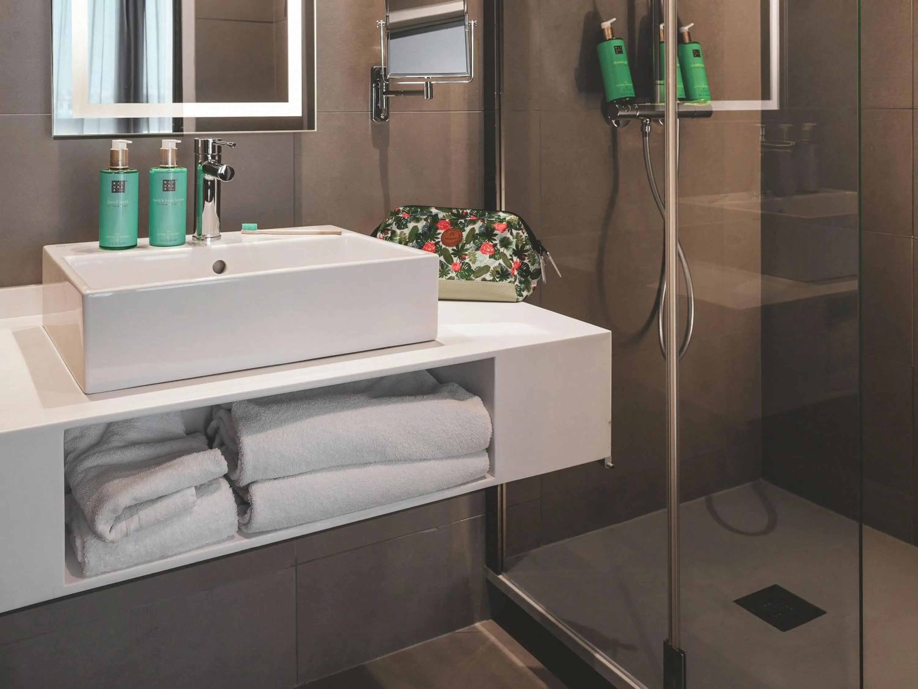 Bedroom in Novotel Cambridge North