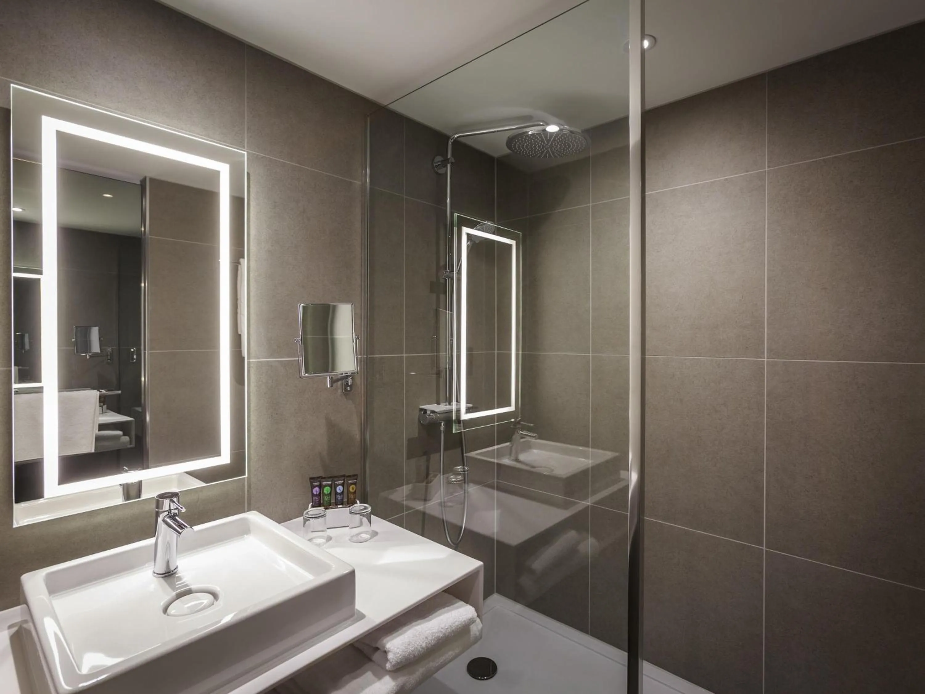 Bedroom in Novotel Cambridge North