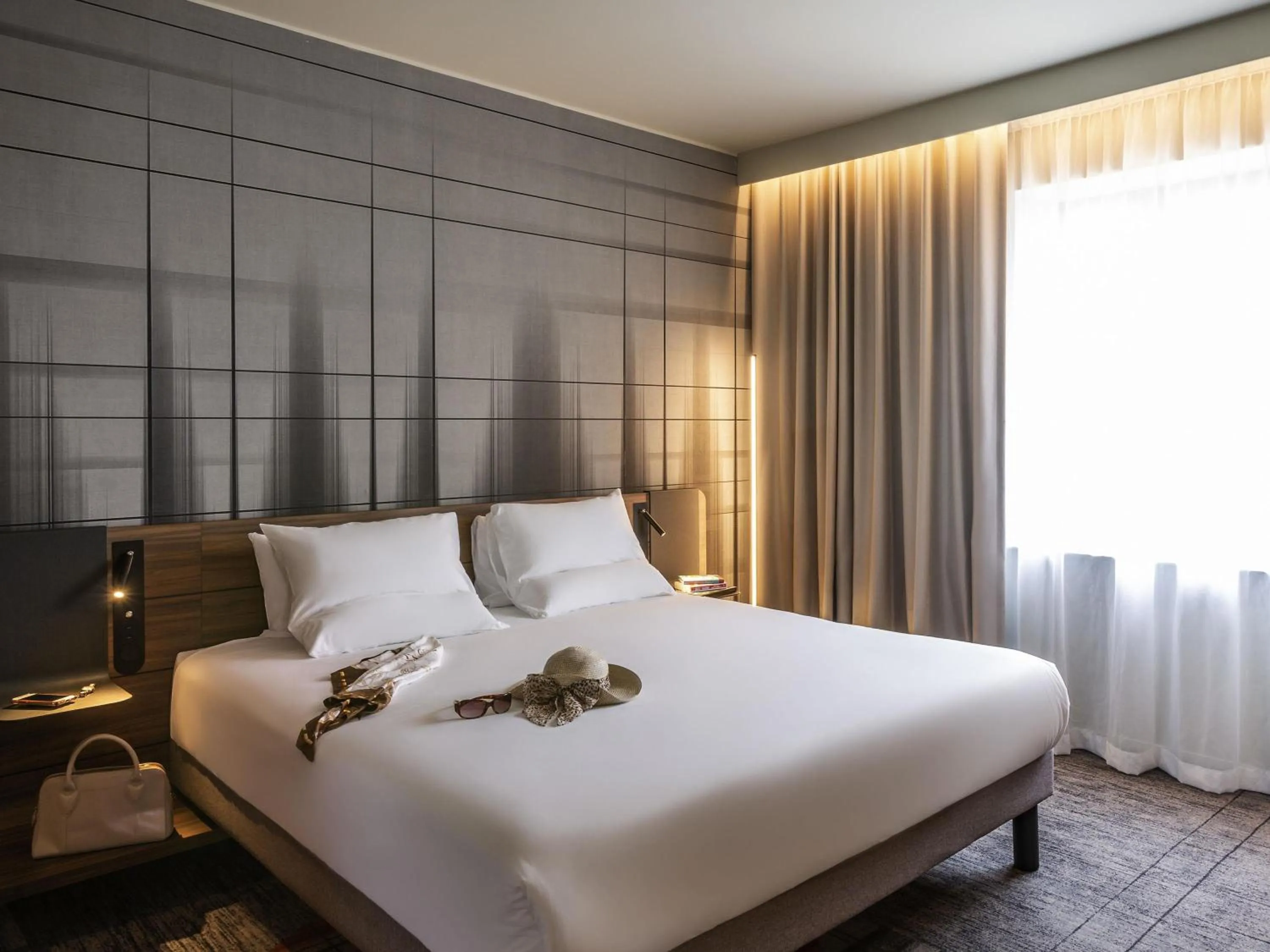 Bedroom, Bed in Novotel Cambridge North