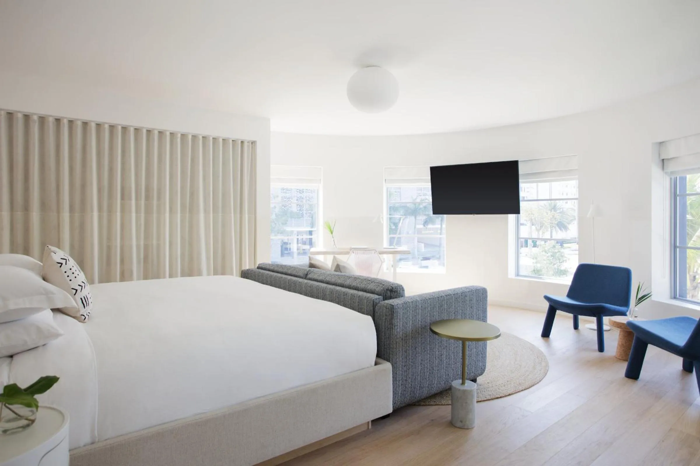 Photo of the whole room, Bed in The Kimpton Shorebreak Fort Lauderdale Beach Resort