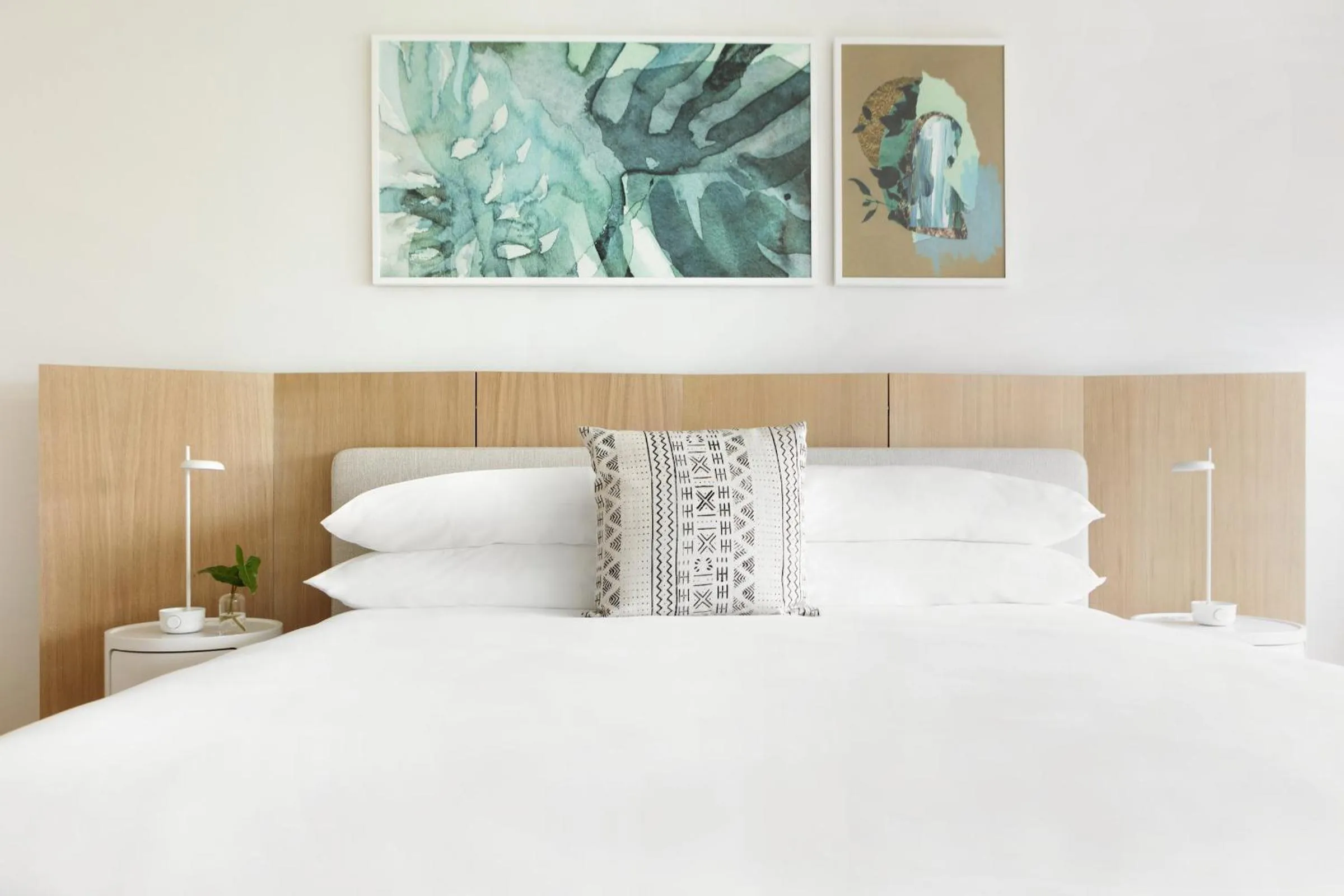 Photo of the whole room, Bed in The Kimpton Shorebreak Fort Lauderdale Beach Resort