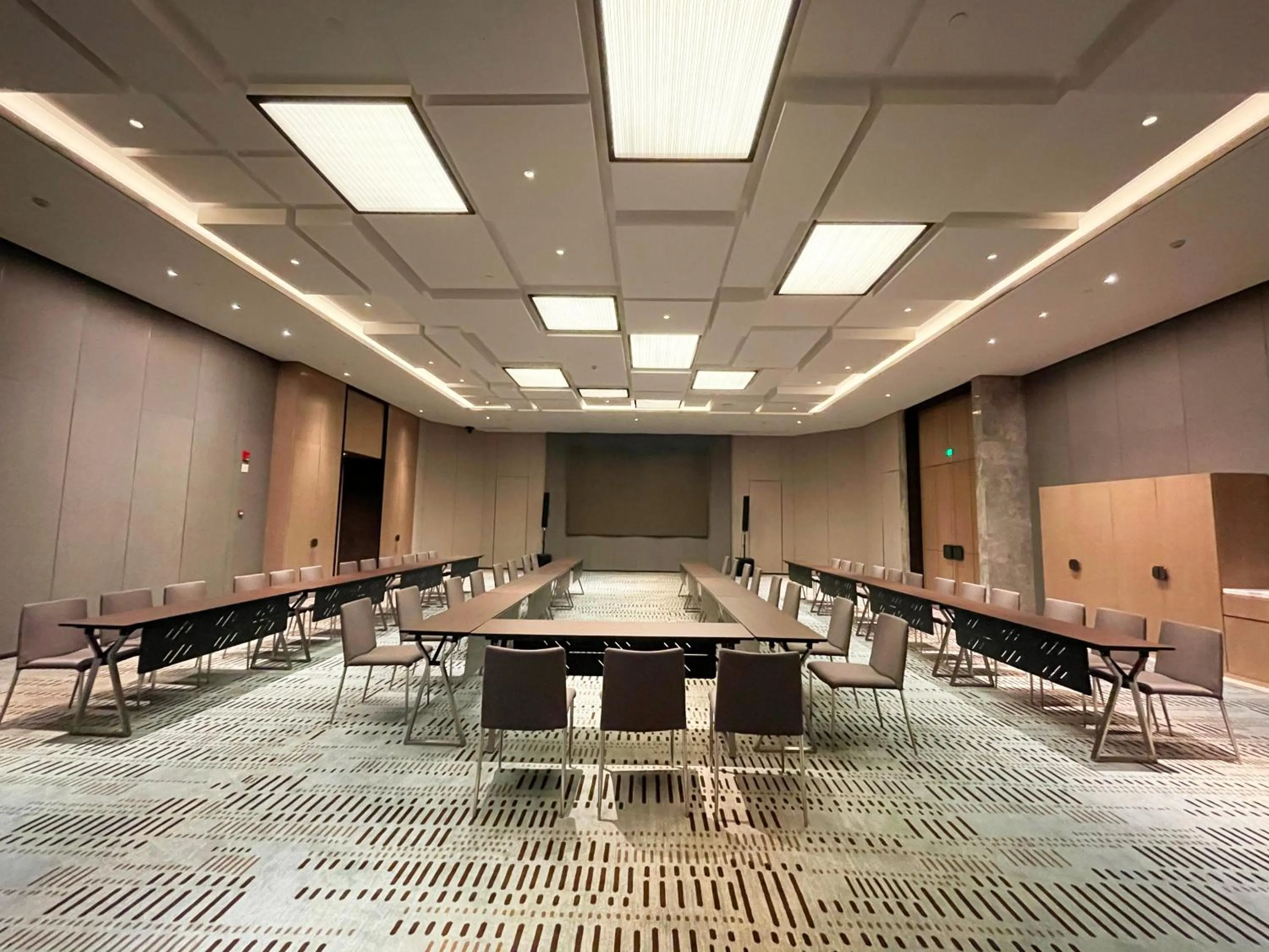 Meeting/conference room in Sofitel Hangzhou Yingguan-Olympic Center Hotel