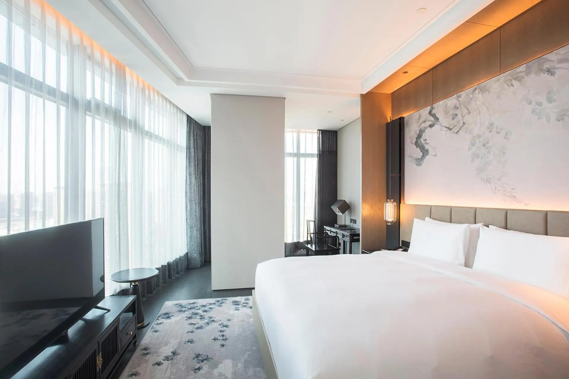 Photo of the whole room, Bed in Sofitel Hangzhou Yingguan-Olympic Center Hotel