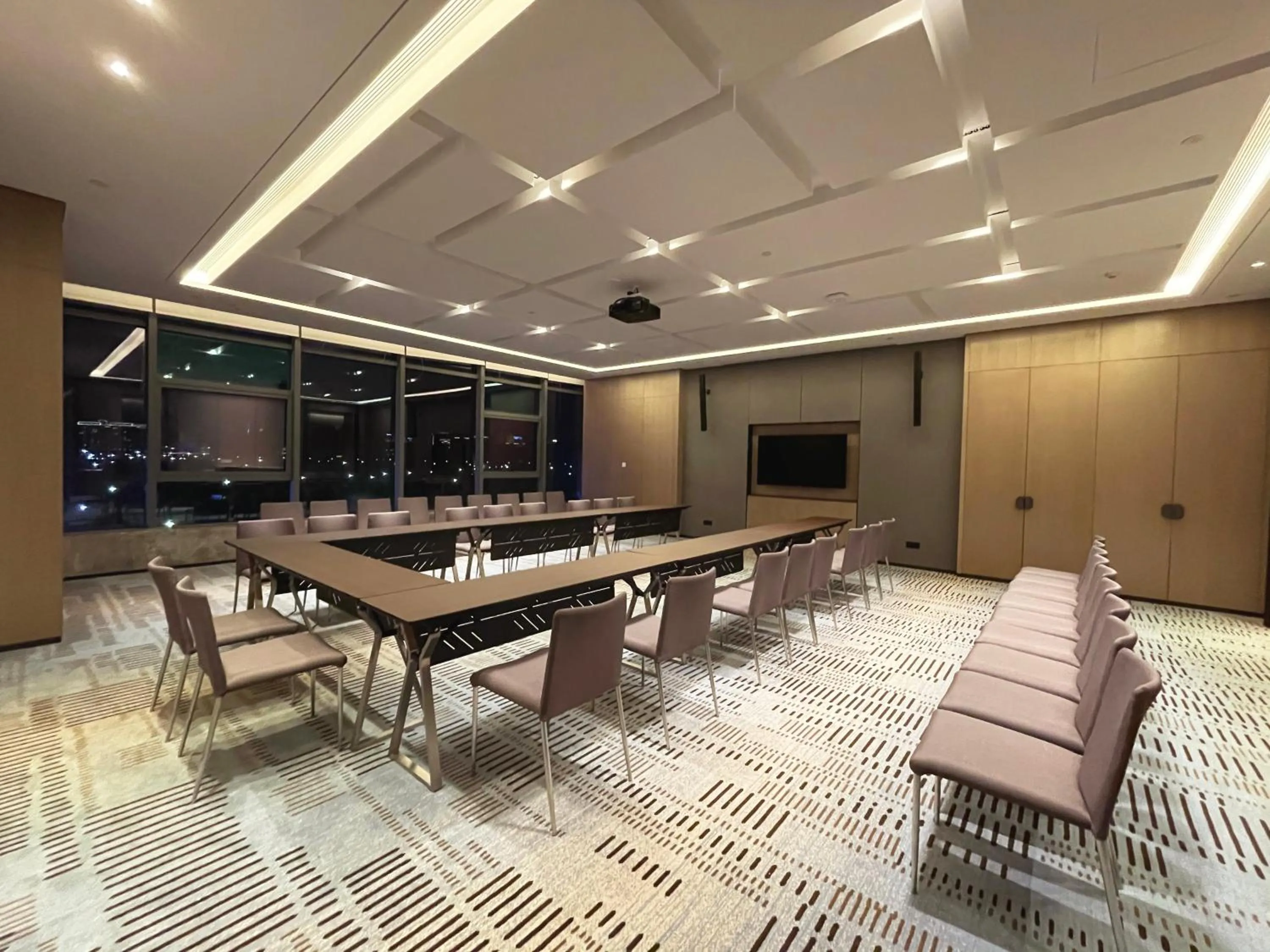 Meeting/conference room in Sofitel Hangzhou Yingguan-Olympic Center Hotel