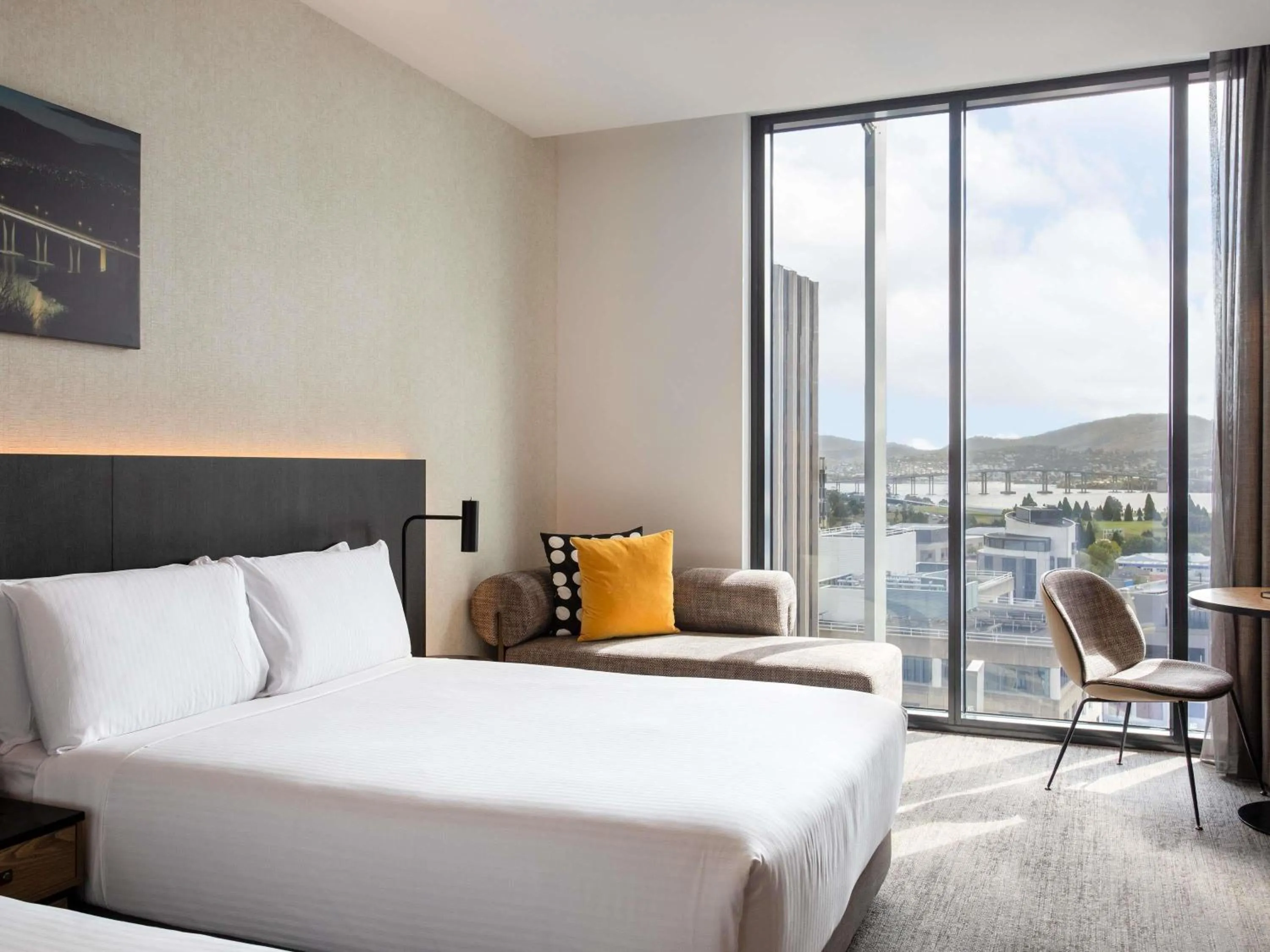 Bedroom, Bed in Mövenpick Hotel Hobart