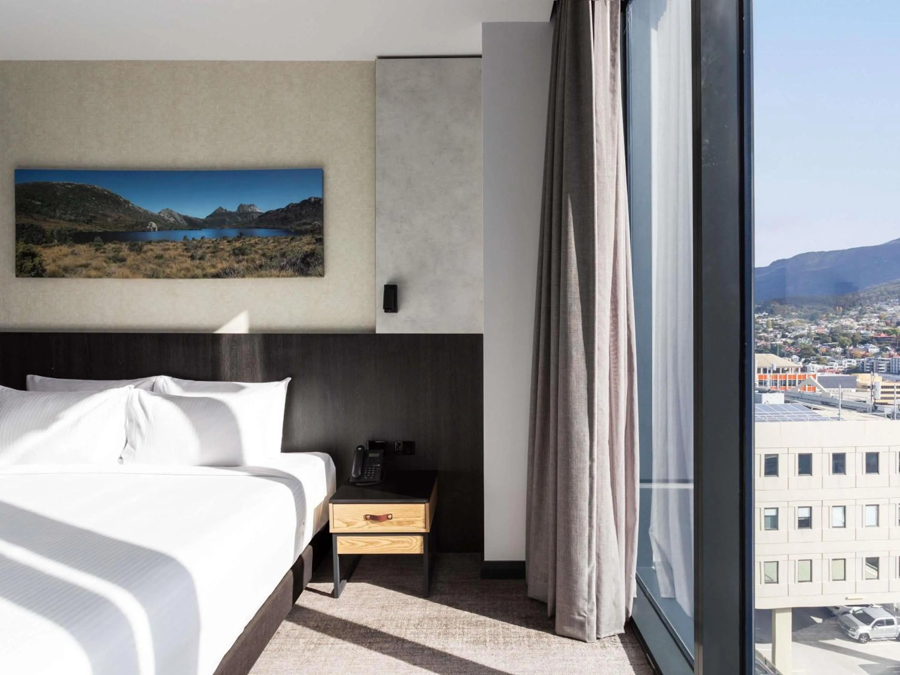 Bedroom, Bed in Mövenpick Hotel Hobart