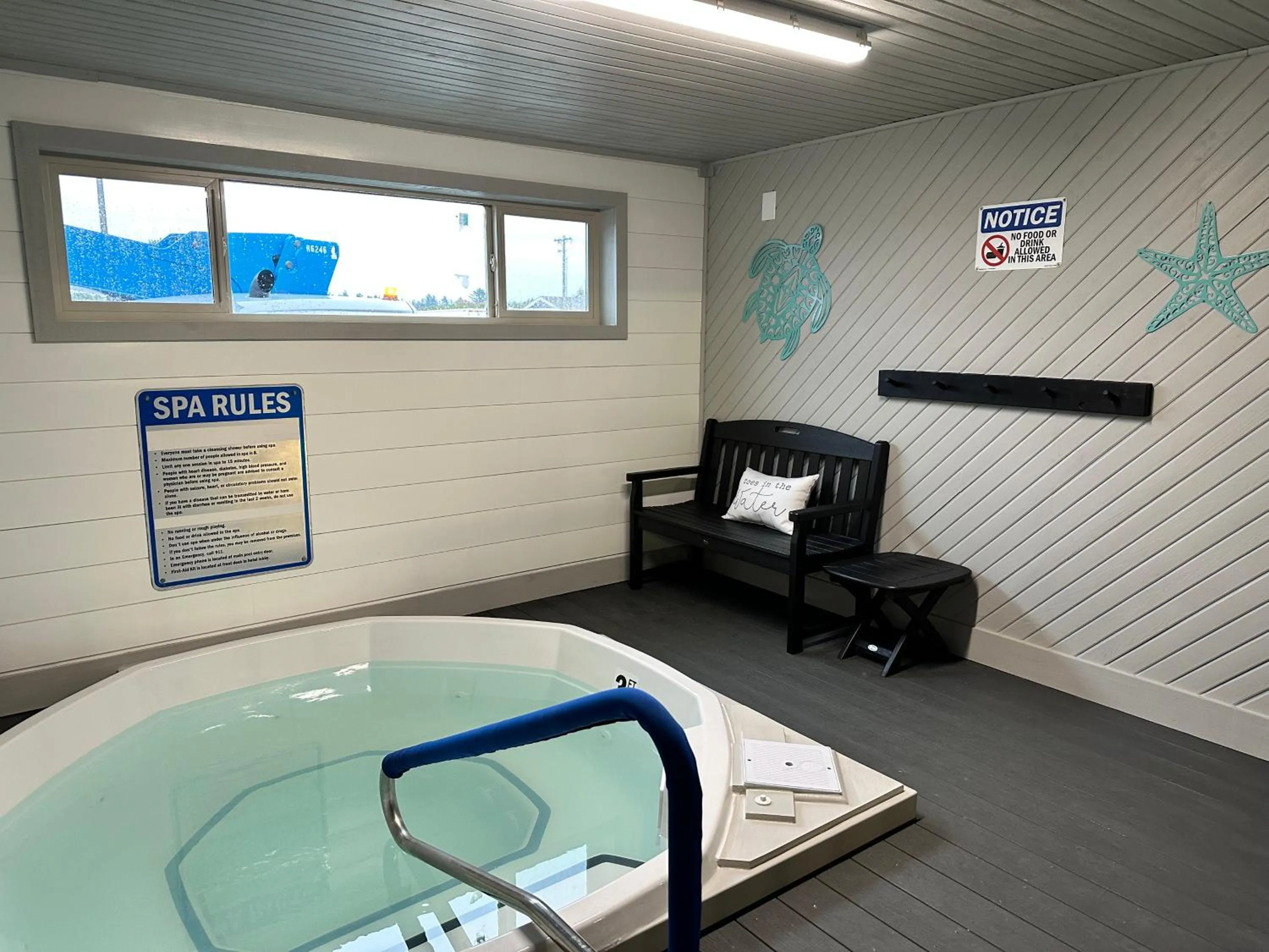 Hot Tub in Canterbury Inn