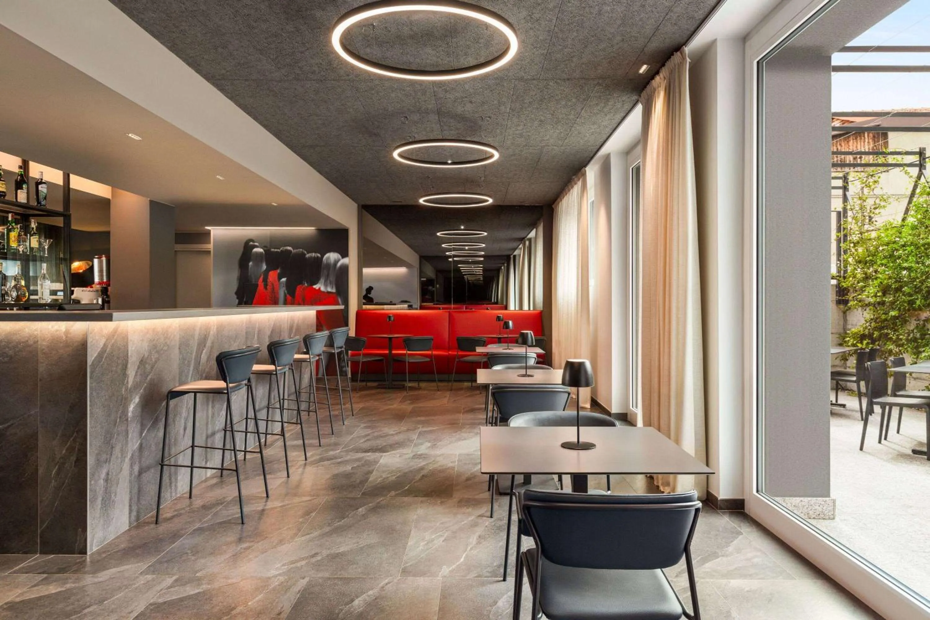Lounge or bar in Amedia Hotel Milan, Trademark Collection by Wyndham