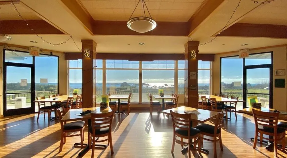 Restaurant/places to eat in Oceanfront Lodge