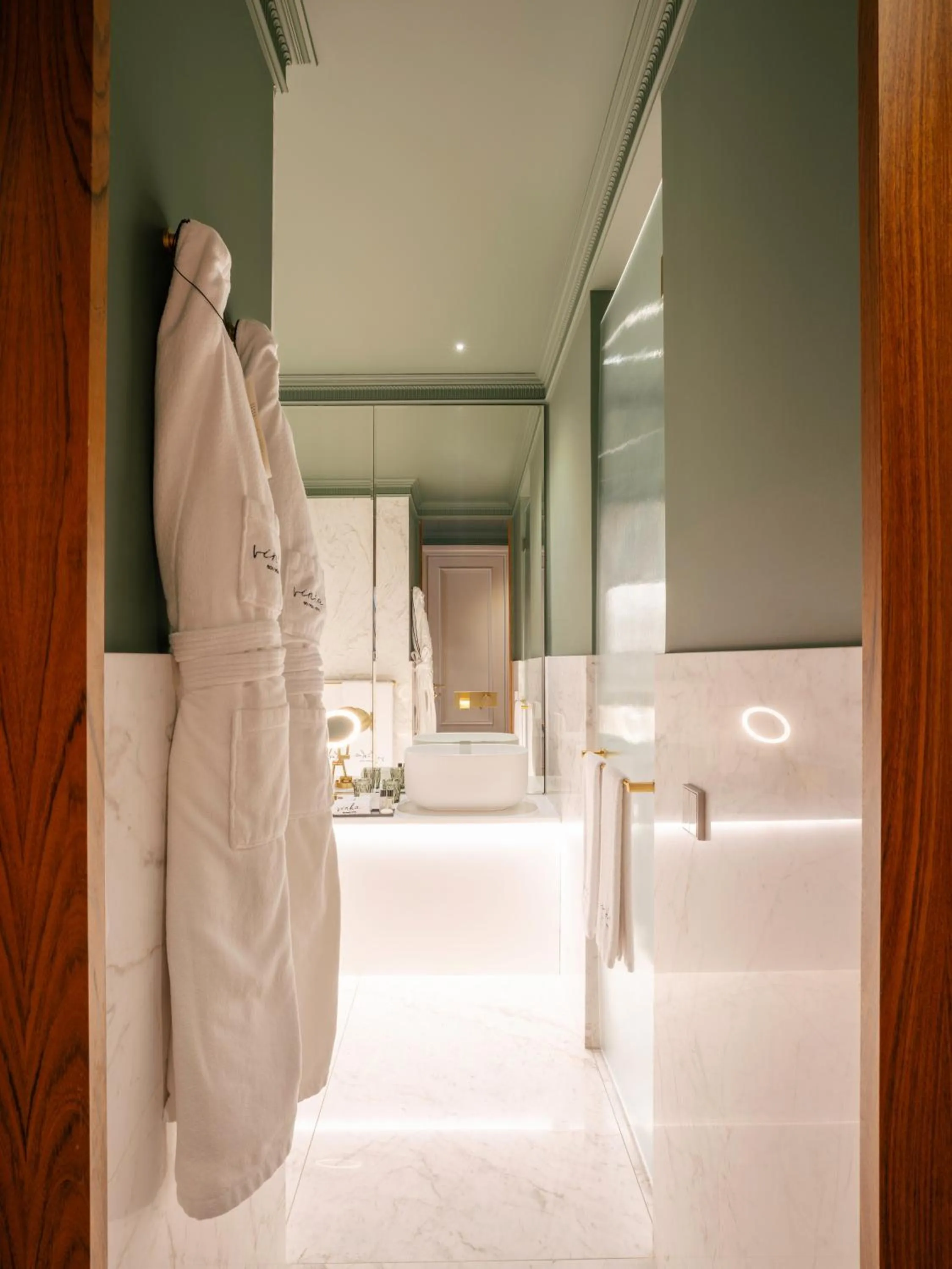 Bathroom, Bed in Vinha Boutique Hotel - The Leading Hotels of the World