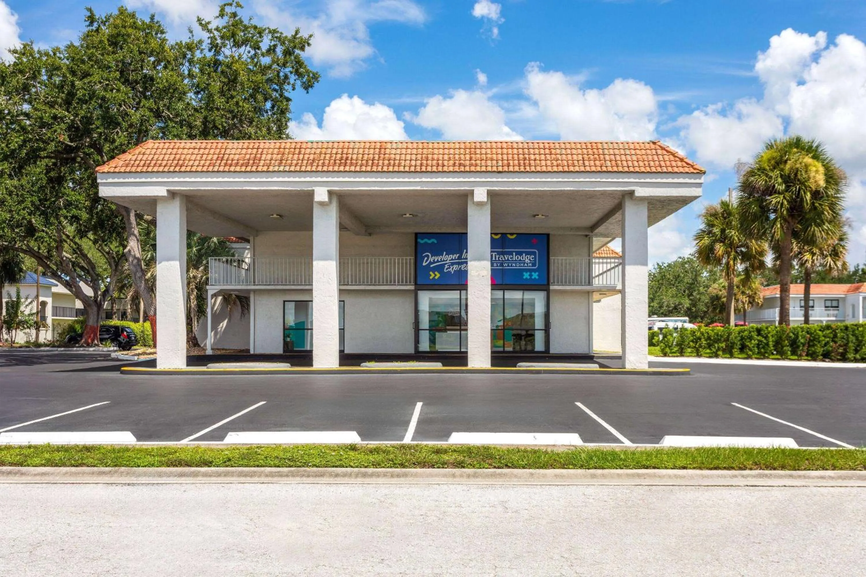 Property building in Travelodge by Wyndham Orlando Lake Buena Vista South