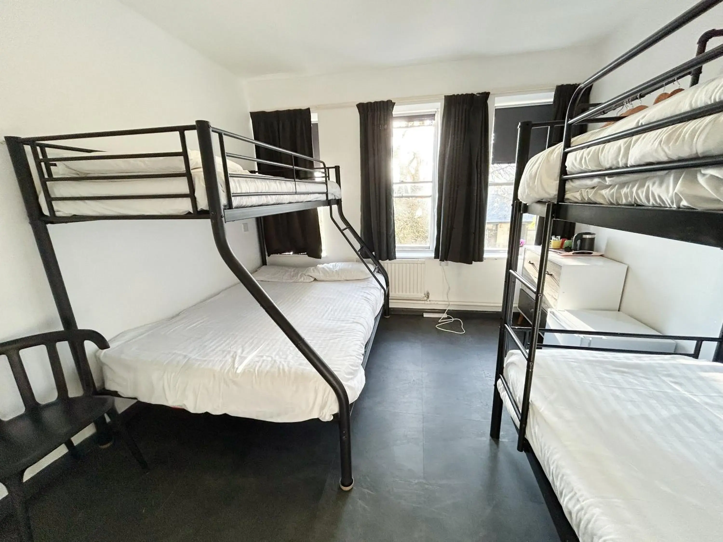 Family Room with Shared Bathroom in Bath YMCA Hostel Family Room with Shared Bathroom in Bath YMCA Hostel