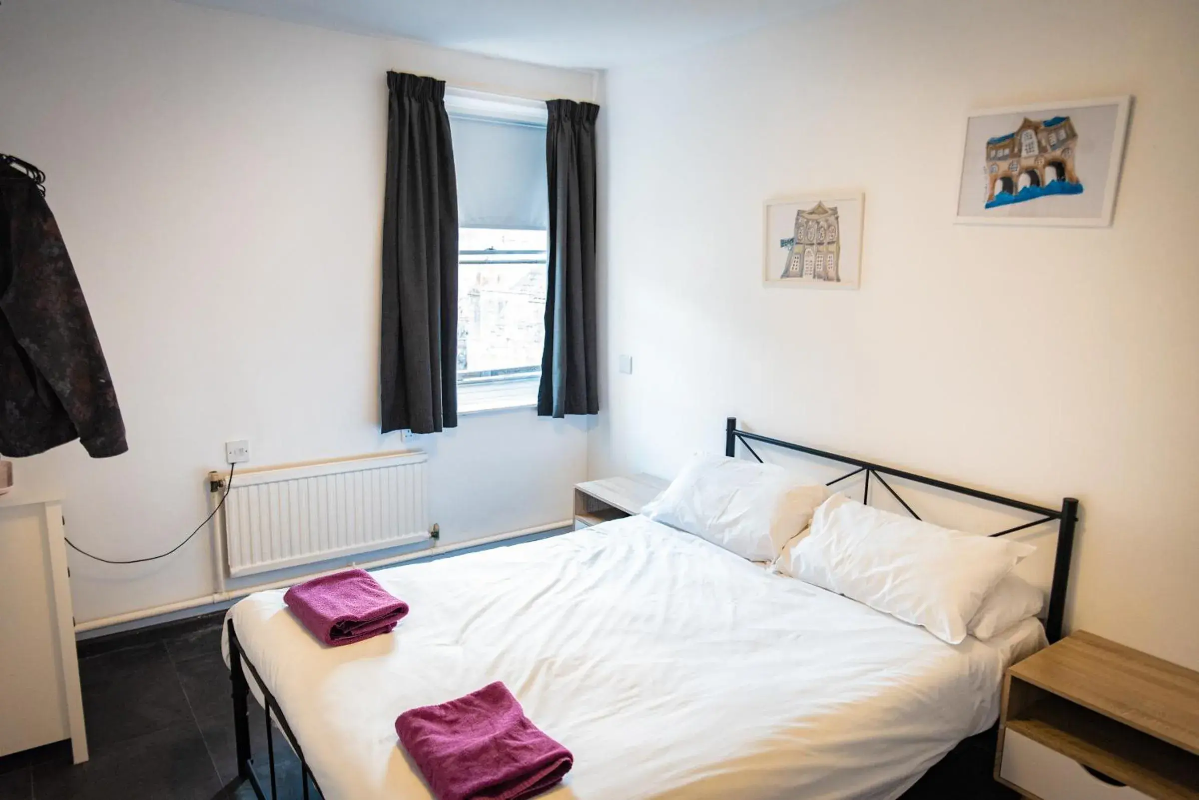Double Room with Shared Bathroom in Bath YMCA Hostel Double Room with Shared Bathroom in Bath YMCA Hostel