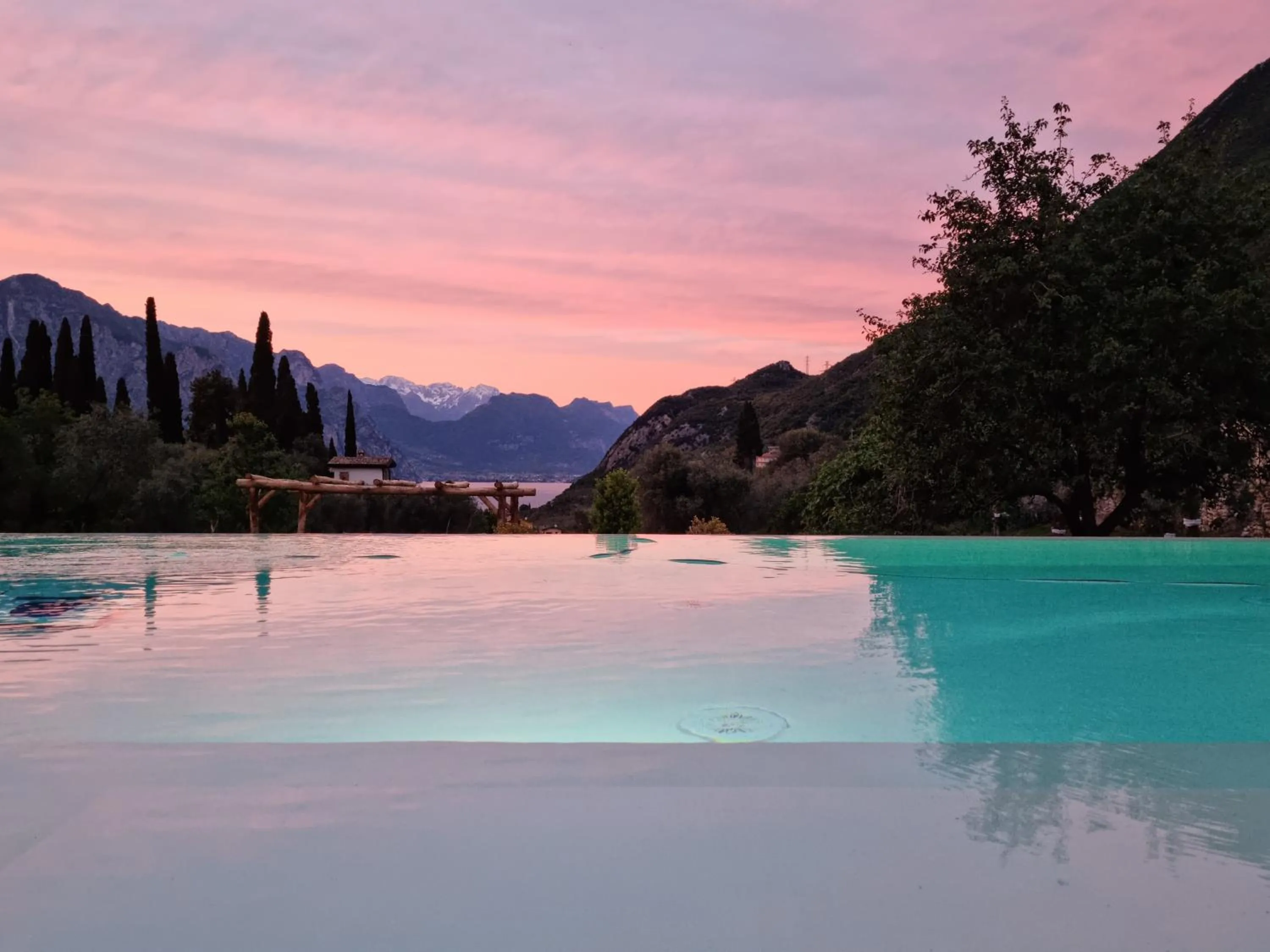 Lake view in Elle Ecoholiday