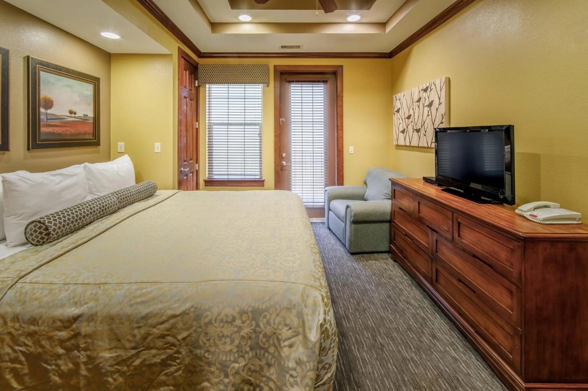 Photo of the whole room, Bed in Holiday Inn Club Vacations Galveston Seaside Resort