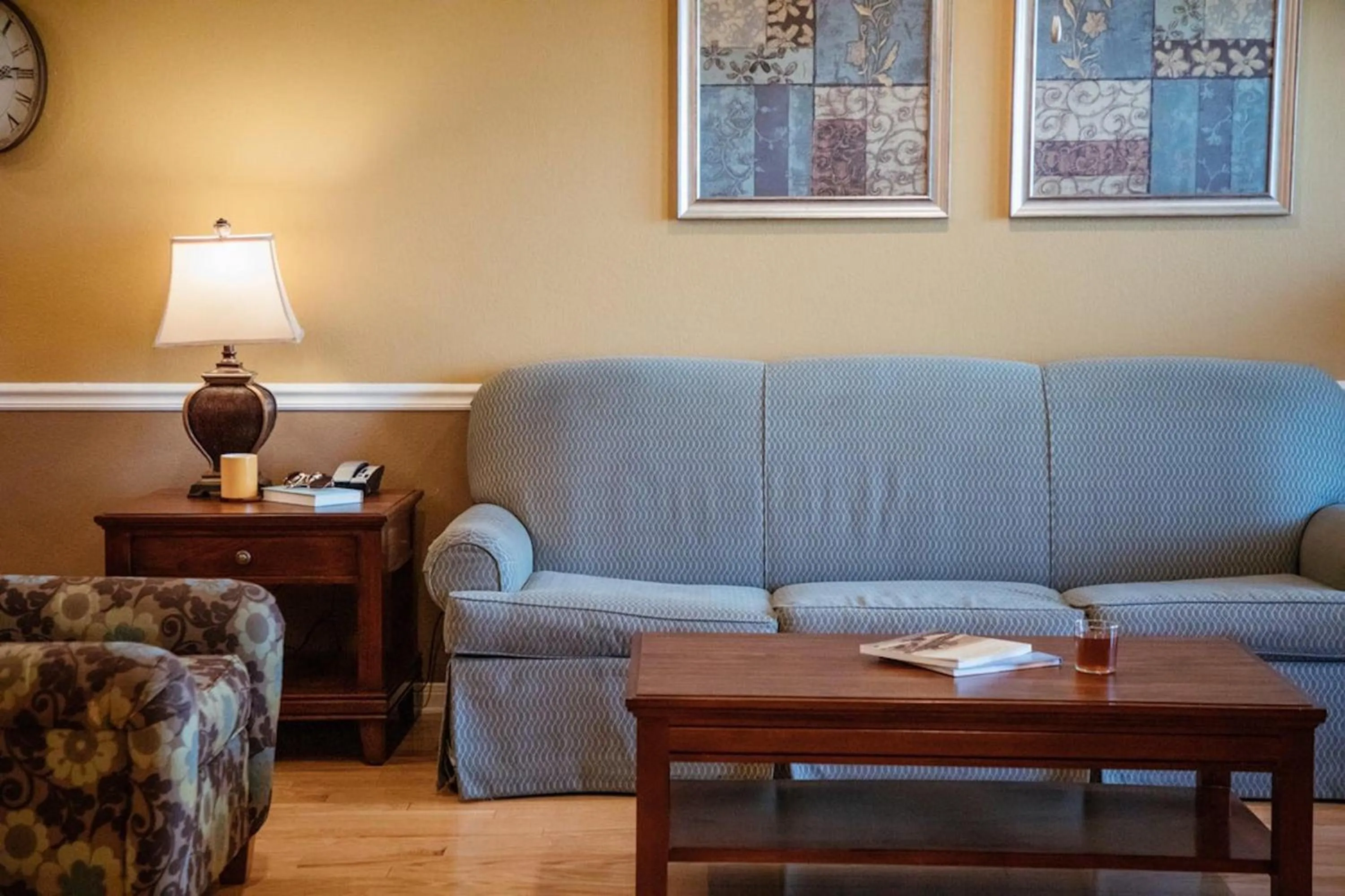 Living room in Holiday Inn Club Vacations Galveston Seaside Resort