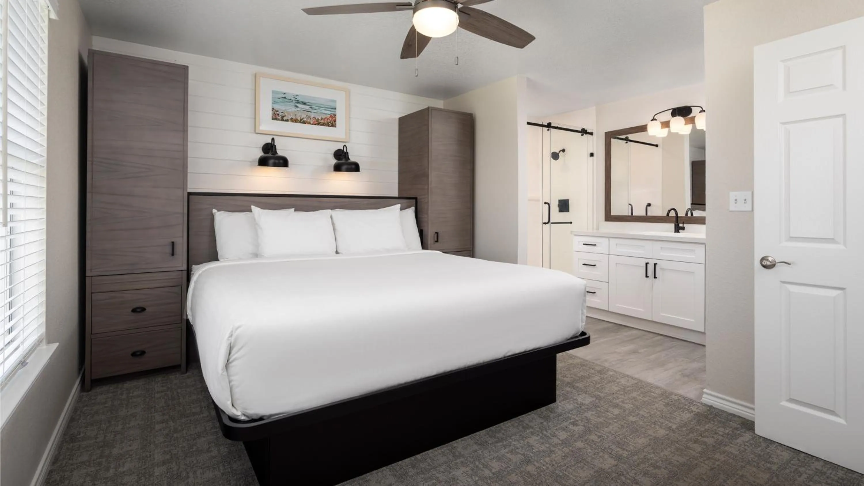 Photo of the whole room, Bed in Holiday Inn Club Vacations Galveston Seaside Resort