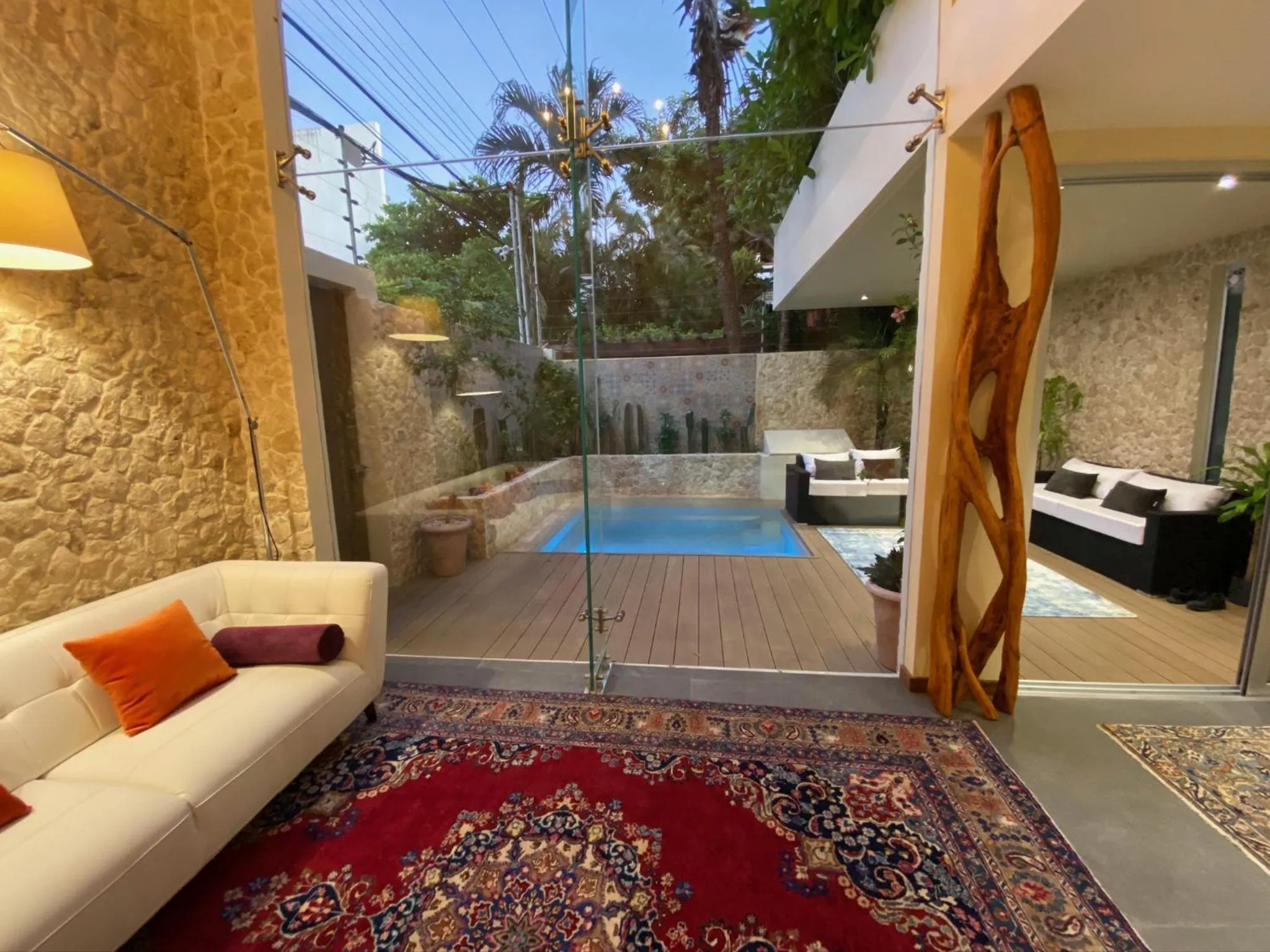 Communal lounge/ TV room in Casarte Boutique Hotel