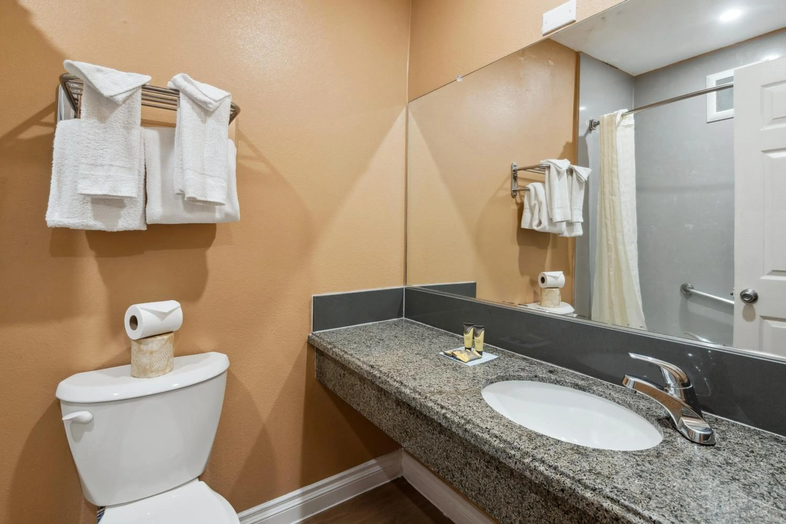 Toilet in Hotel H-Wood