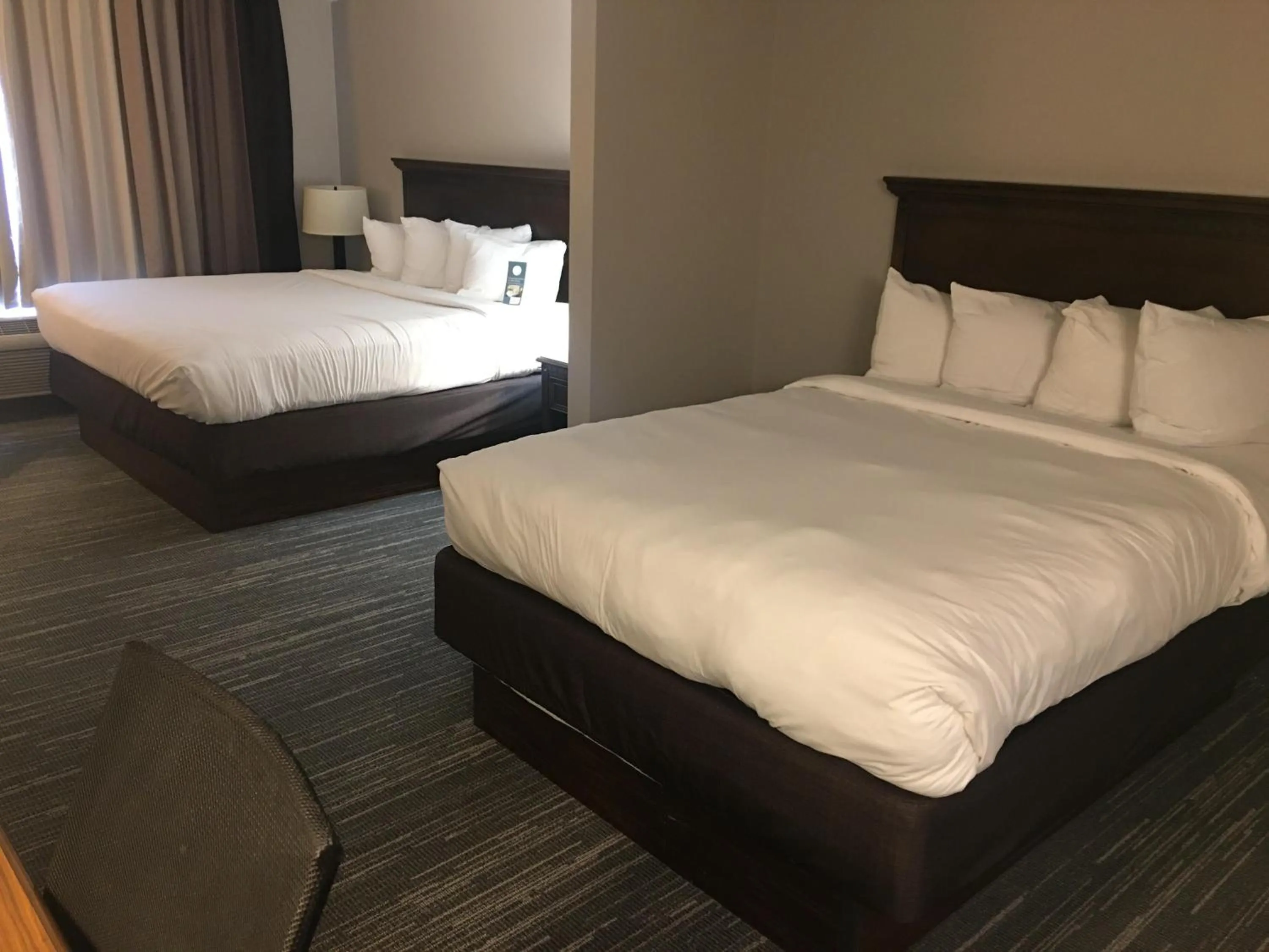 Bedroom, Bed in Country Inn & Suites by Radisson, Grand Rapids East, MI