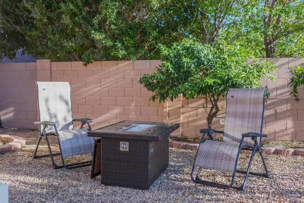 Spacious golf course house with pool heater, spa