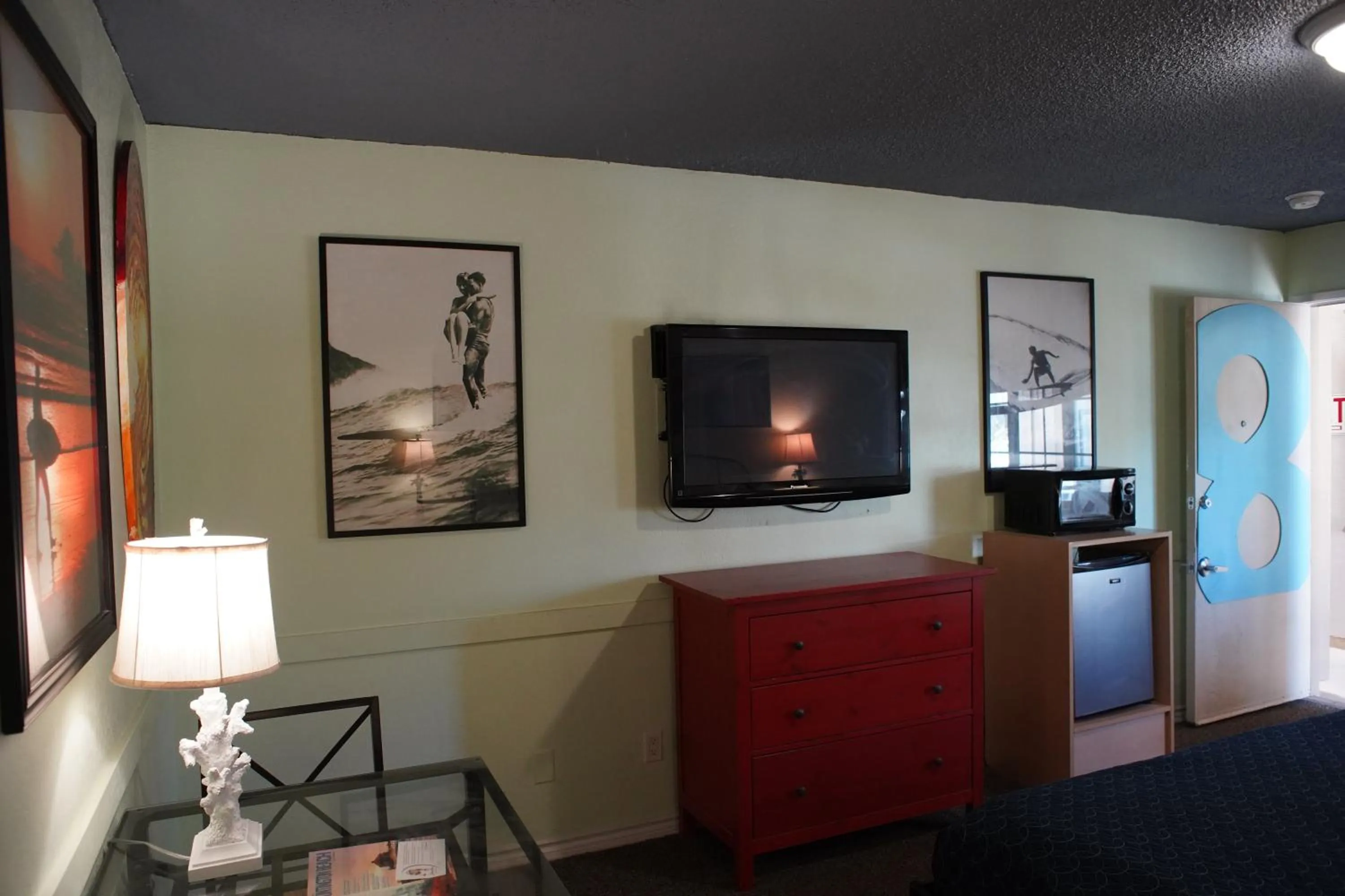 Bedroom in Huntington Surf Inn