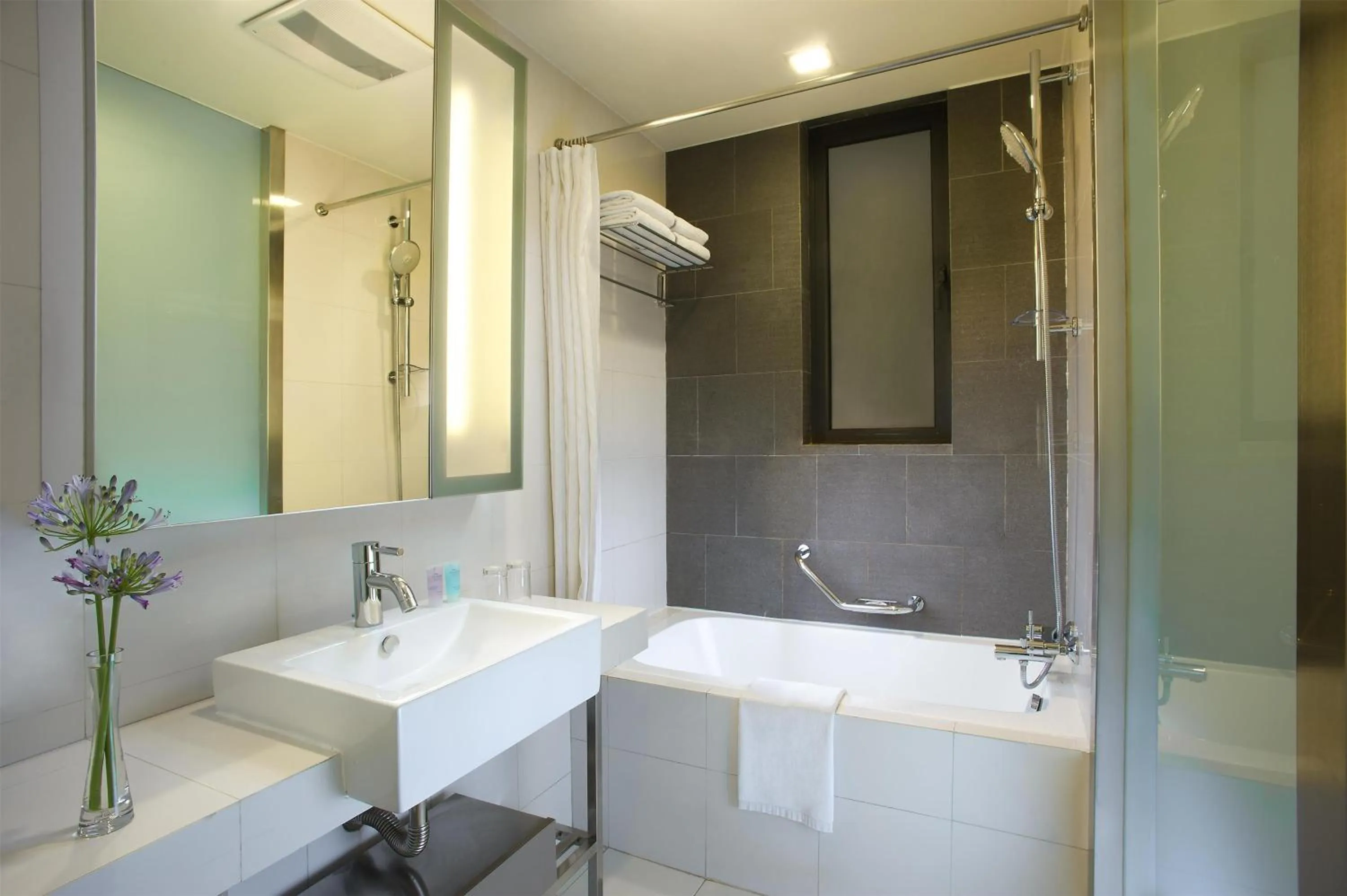 Bathroom in Citadines Xinghai Suzhou