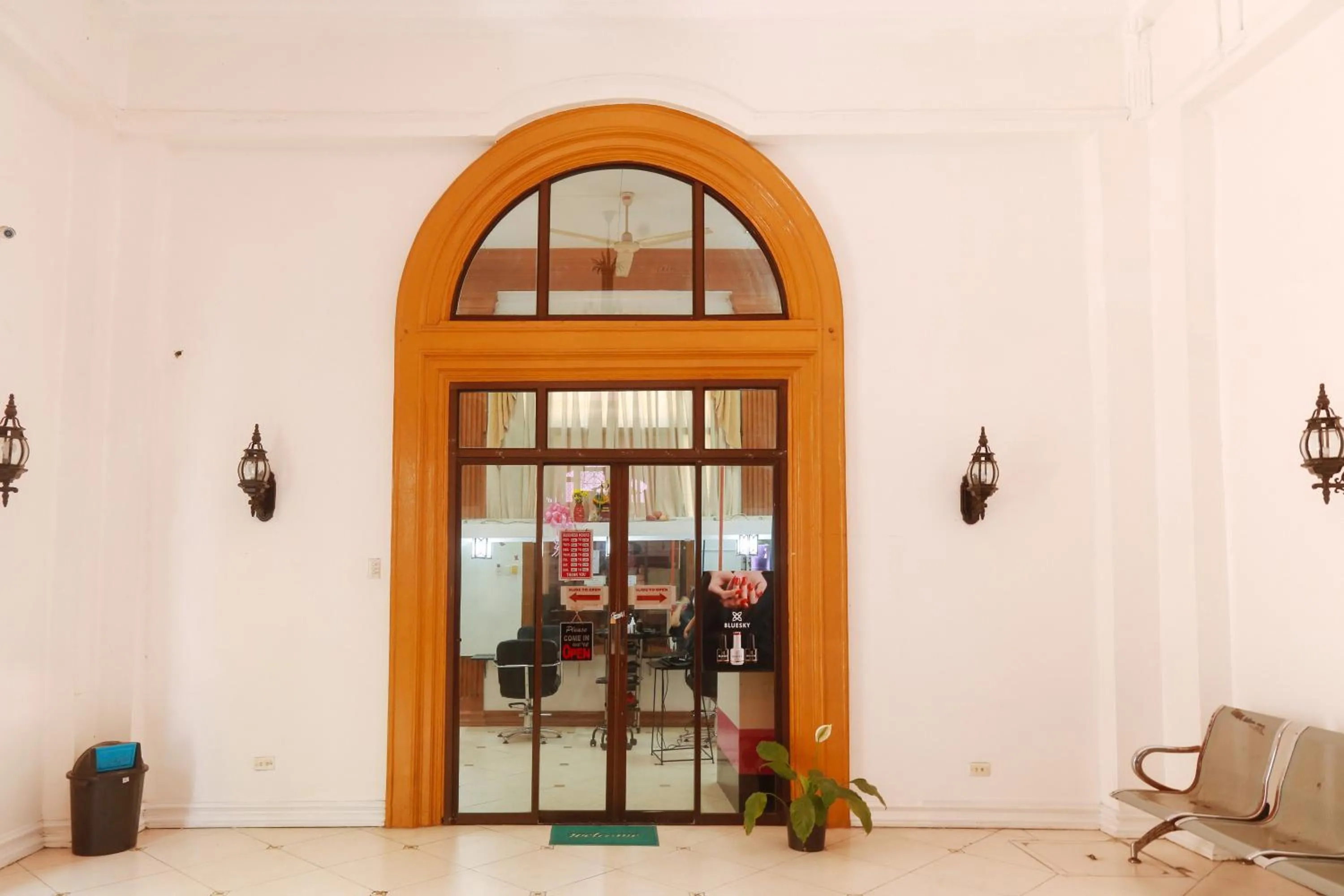 Lobby or reception in RedDoorz Plus @ Castle Chateau Iloilo