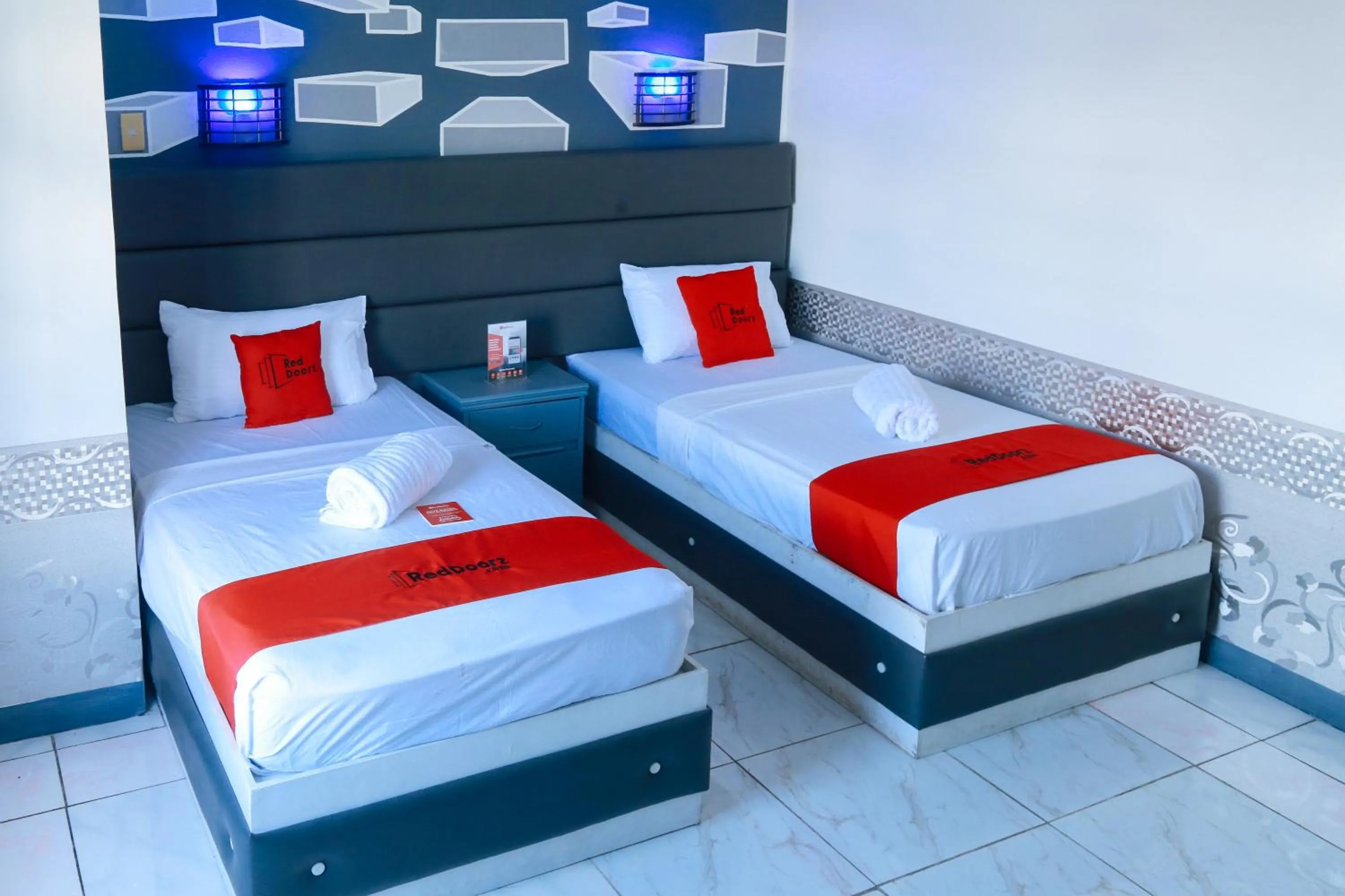 Bed in RedDoorz Plus @ Castle Chateau Iloilo