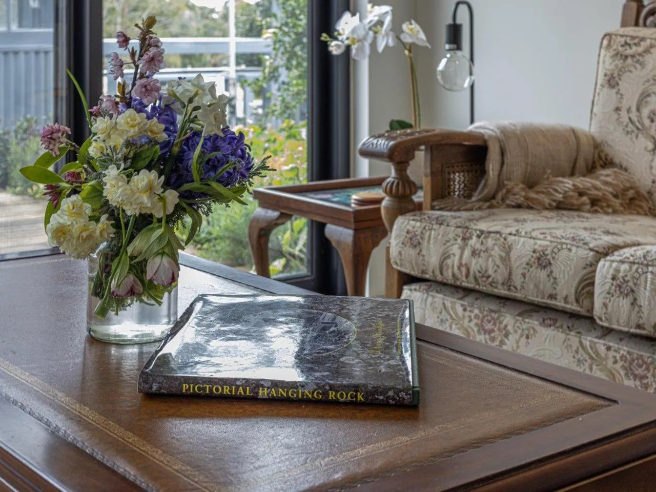 Seating area in Hanging Rock Views