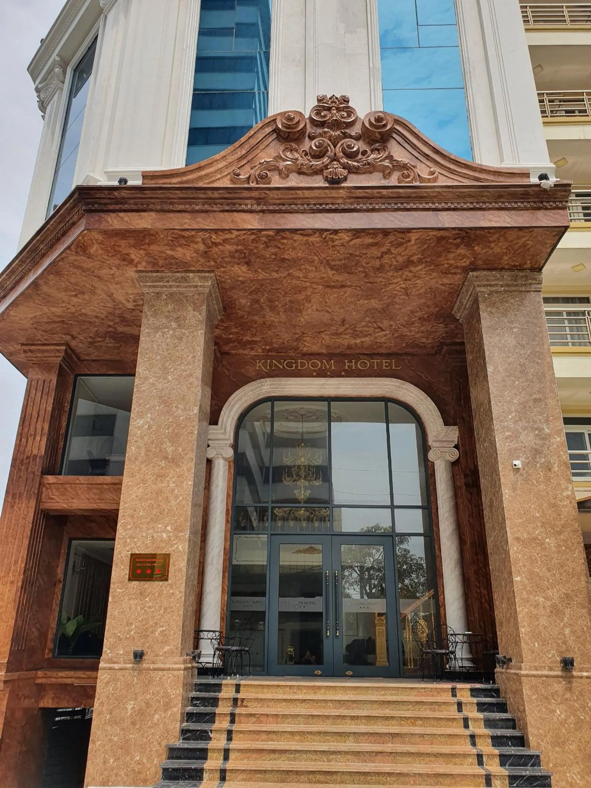 Property building in Kingdom Hotel Cua Lo