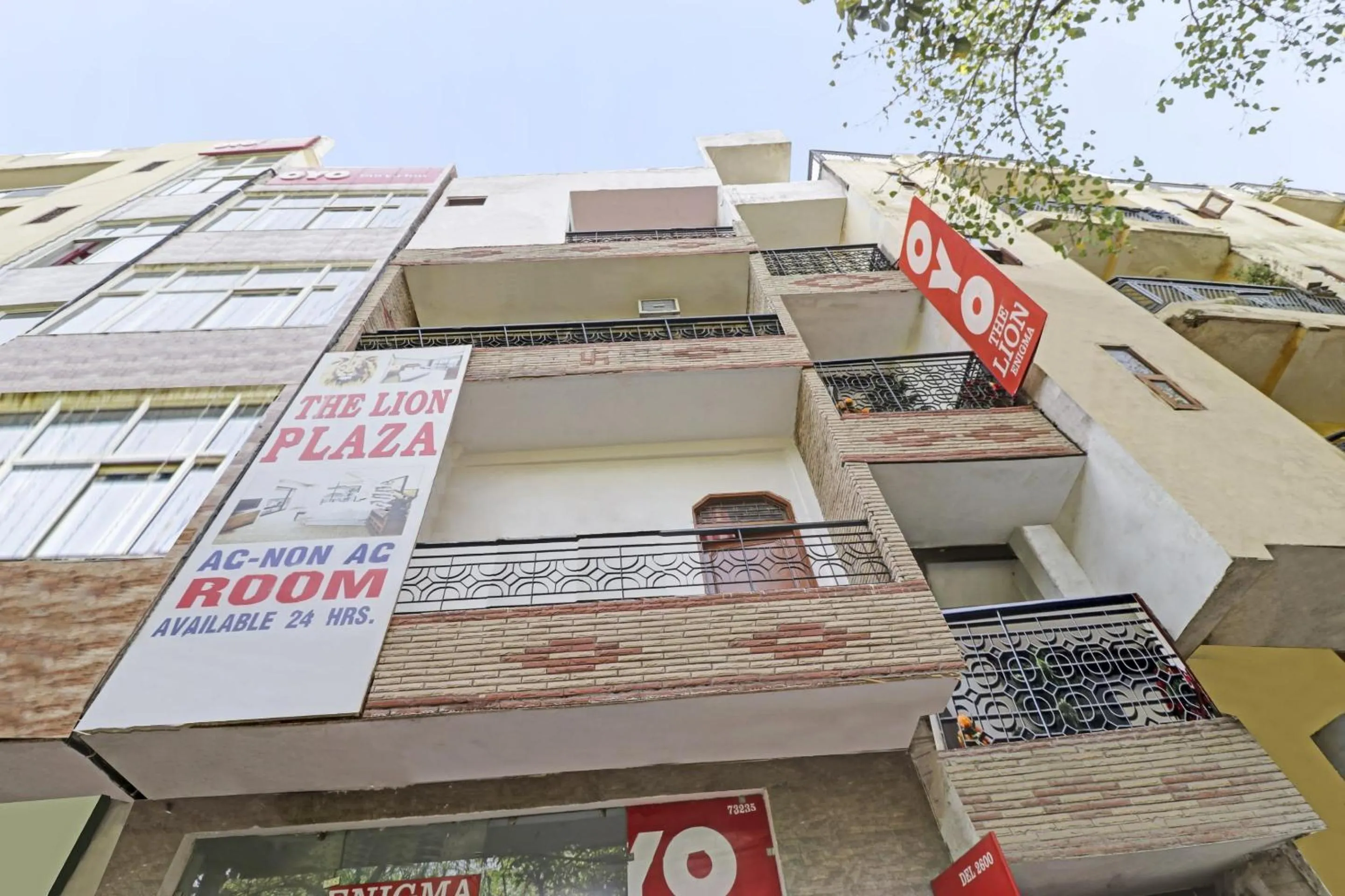 Facade/entrance in Hotel O Lion Home Stay