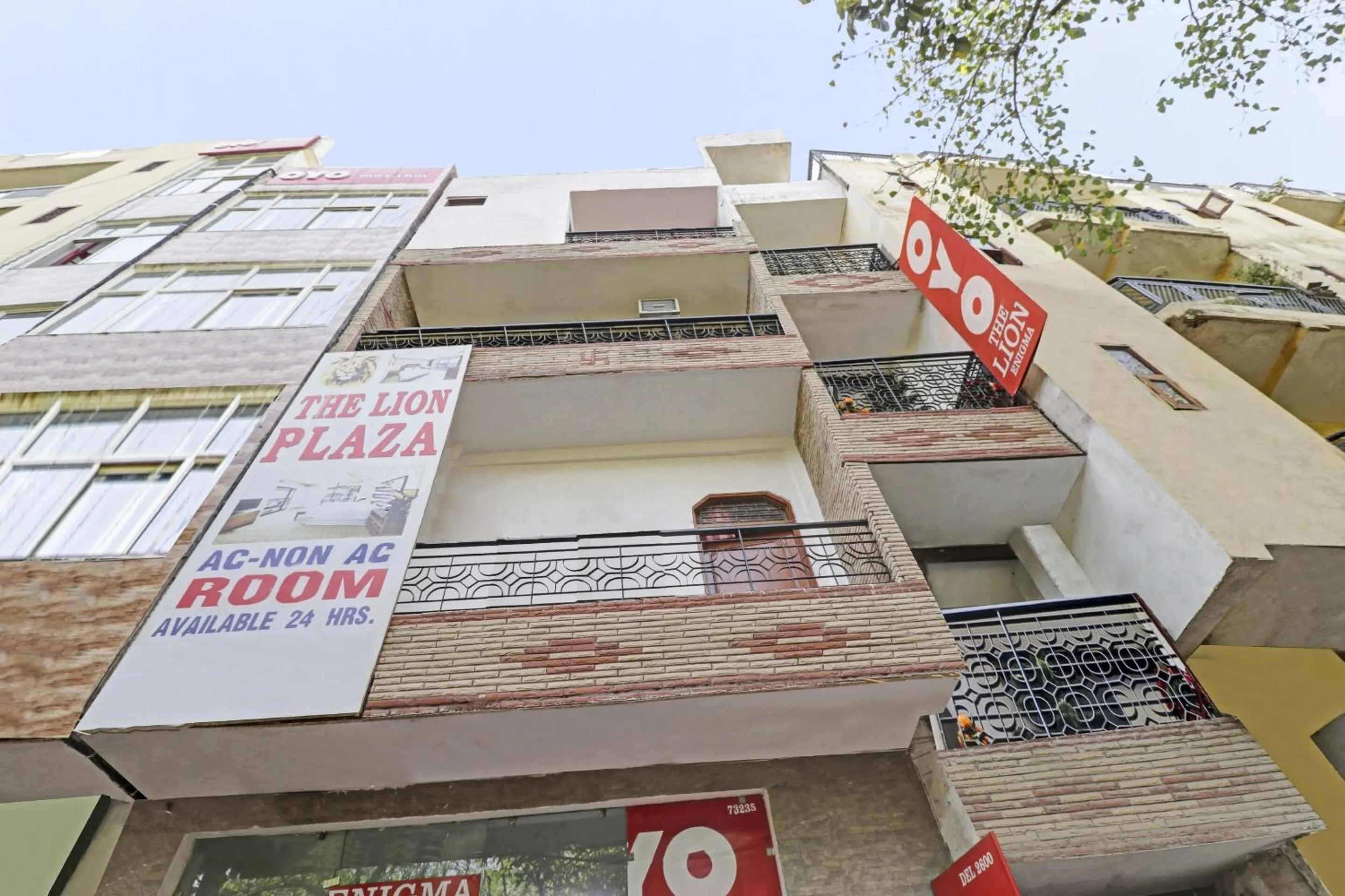 Facade/entrance in Hotel O Lion Home Stay