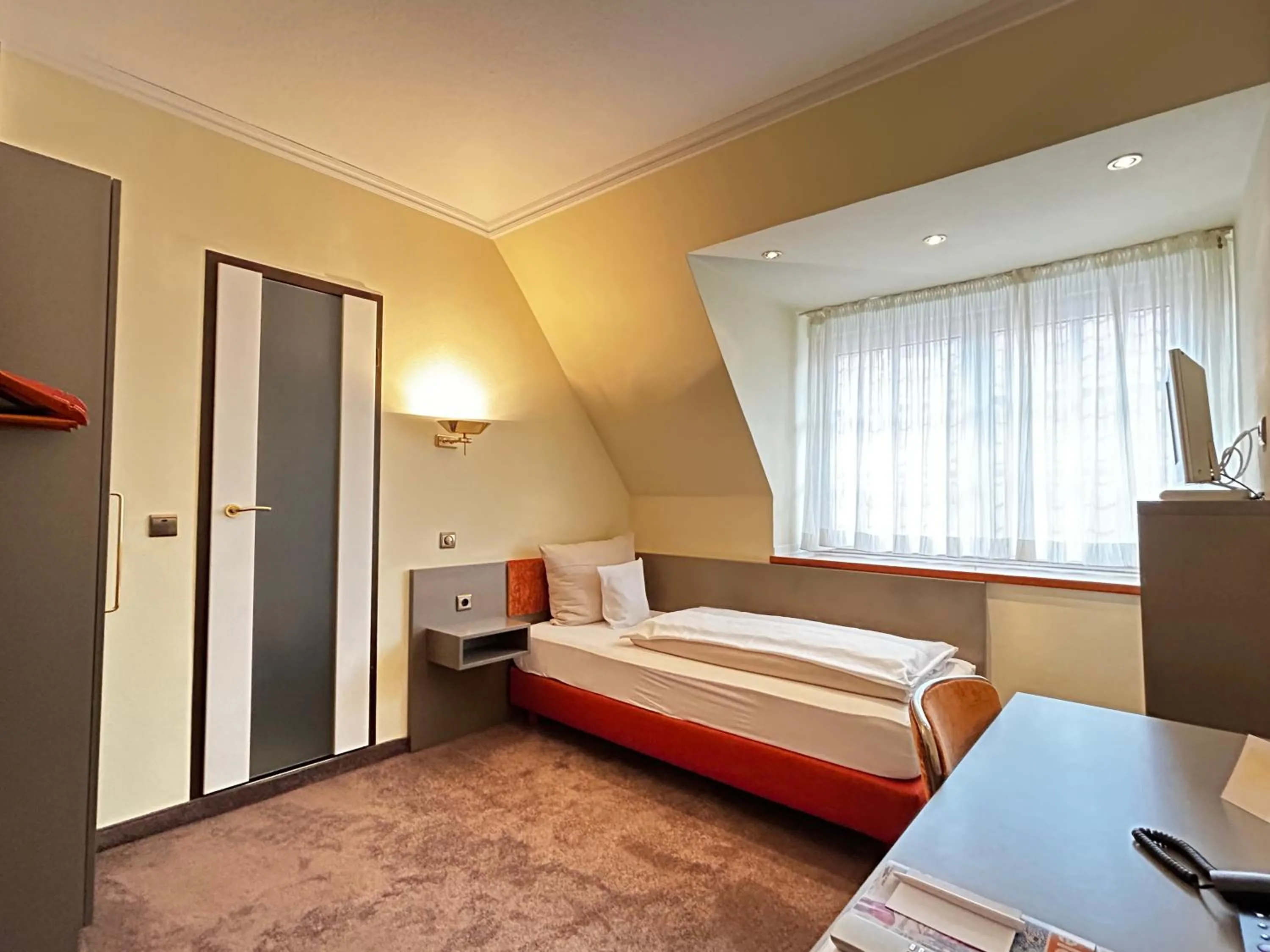 Bed in Hotel Im Engel