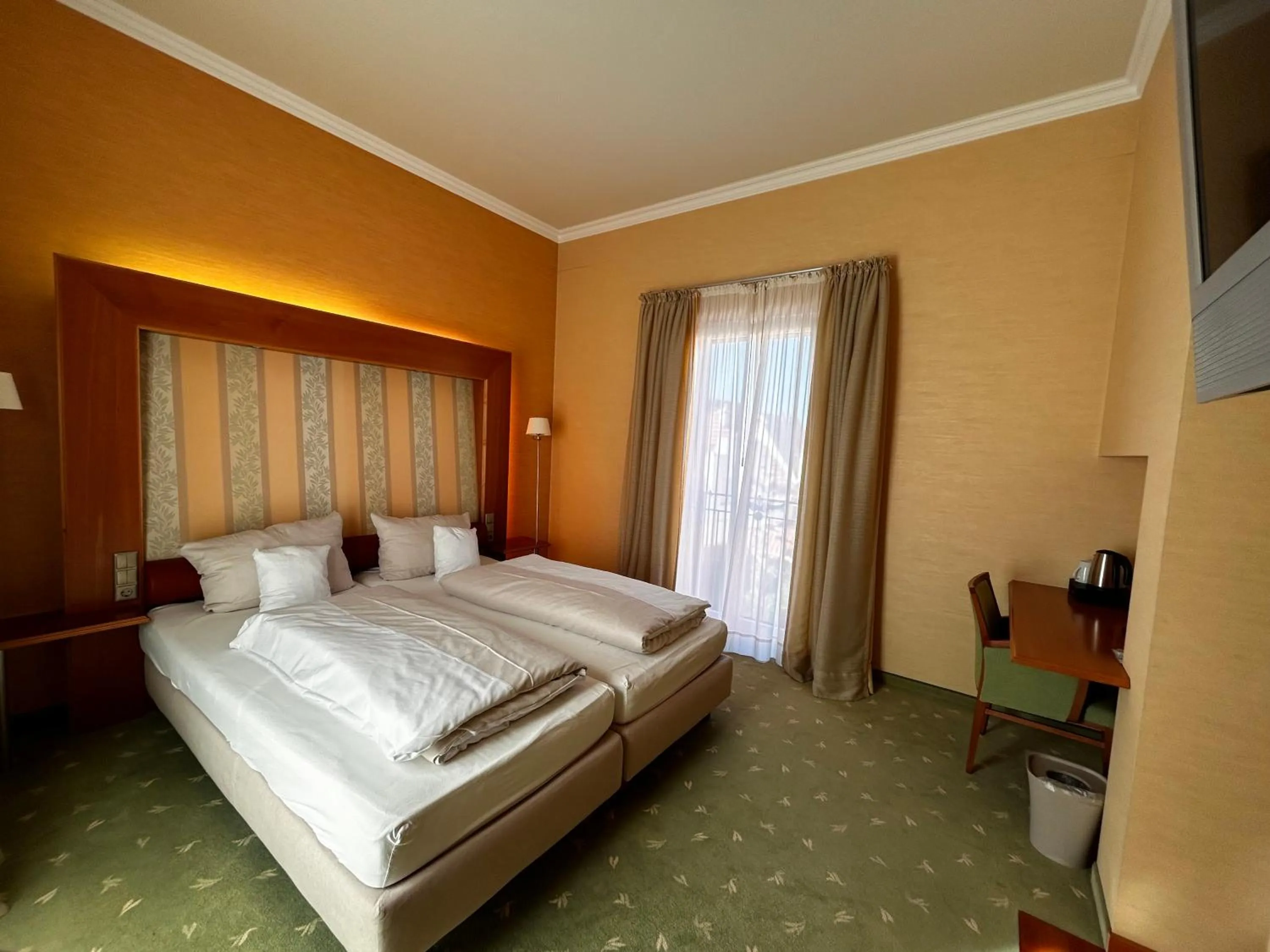 Bed in Hotel Im Engel