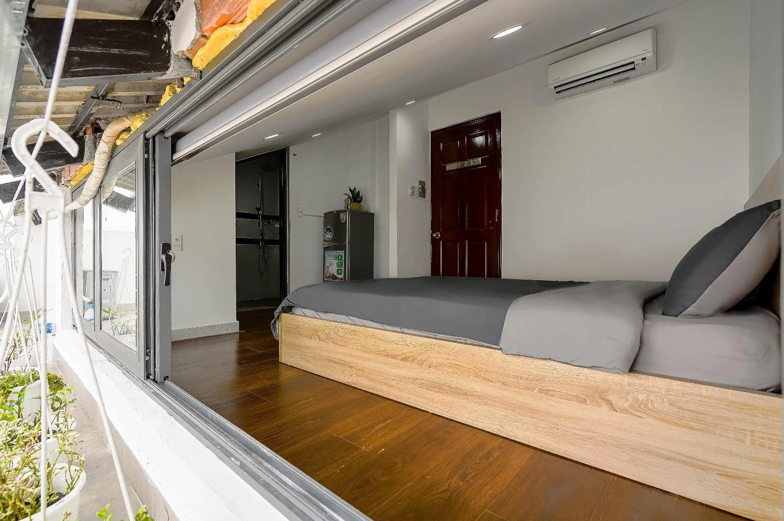 Living room in Spring Hill Apartment -The High Class