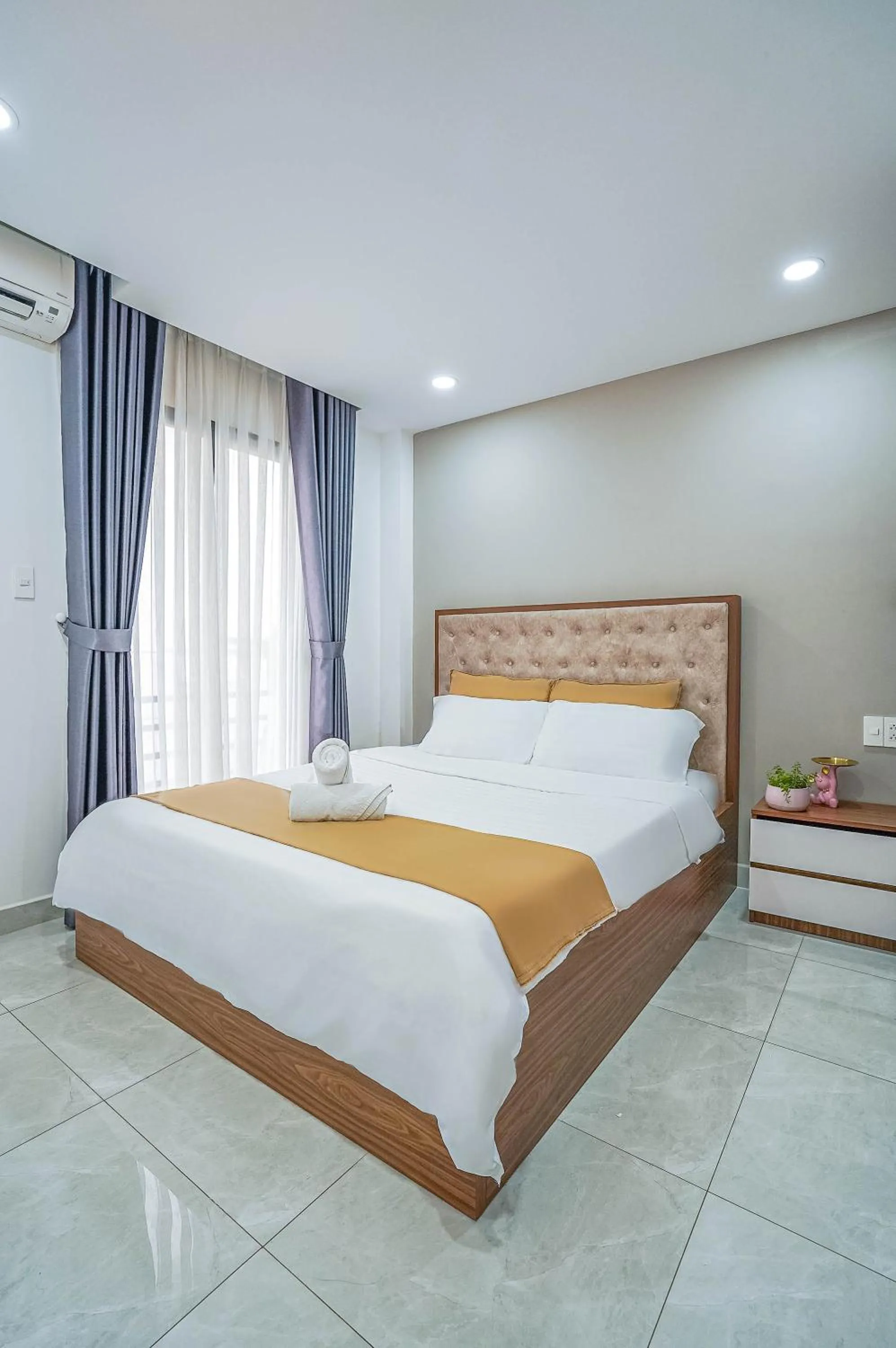 Bed in Spring Hill Apartment -The High Class