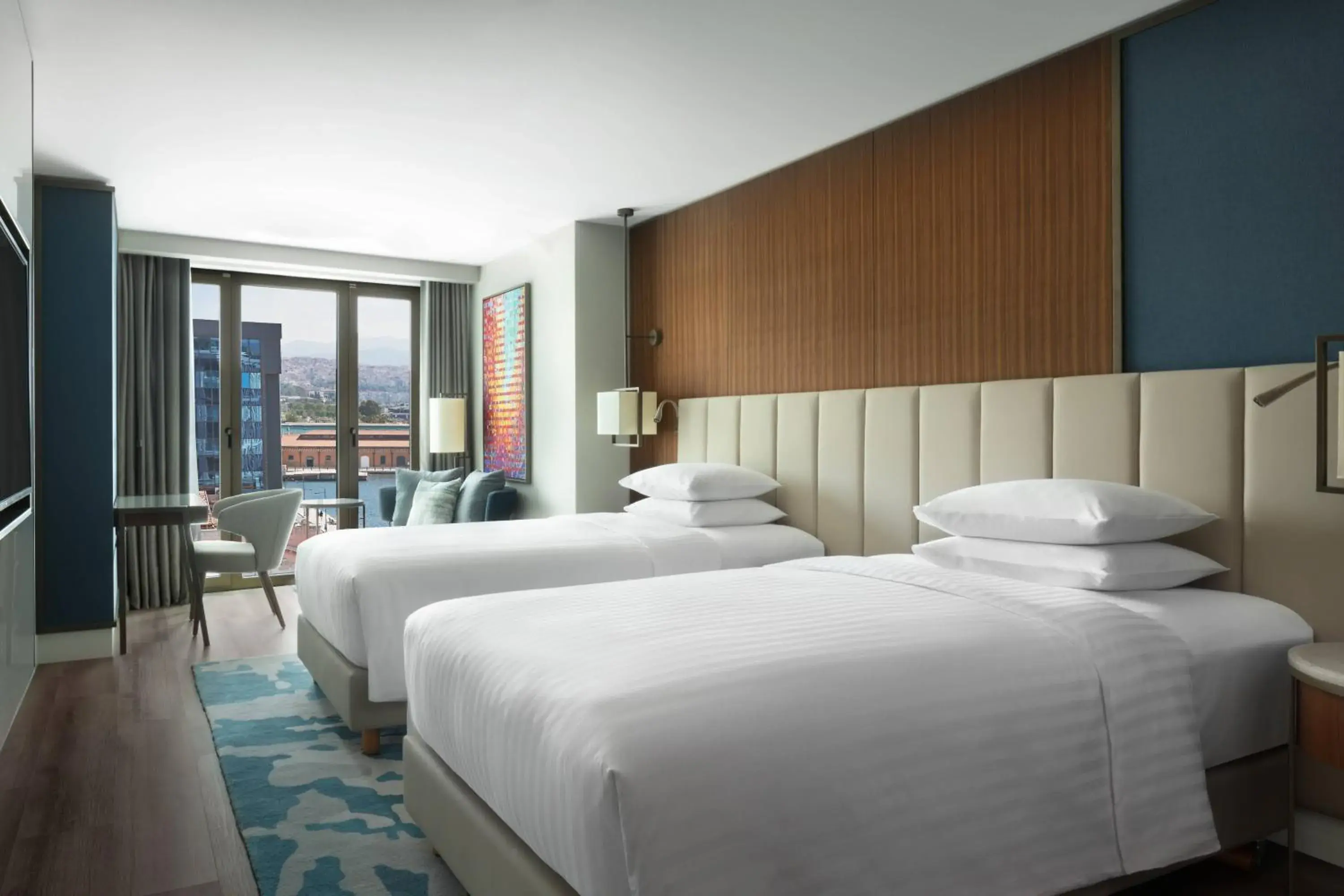 Twin Room with City View in Izmir Marriott Hotel Twin Room with City View in Izmir Marriott Hotel