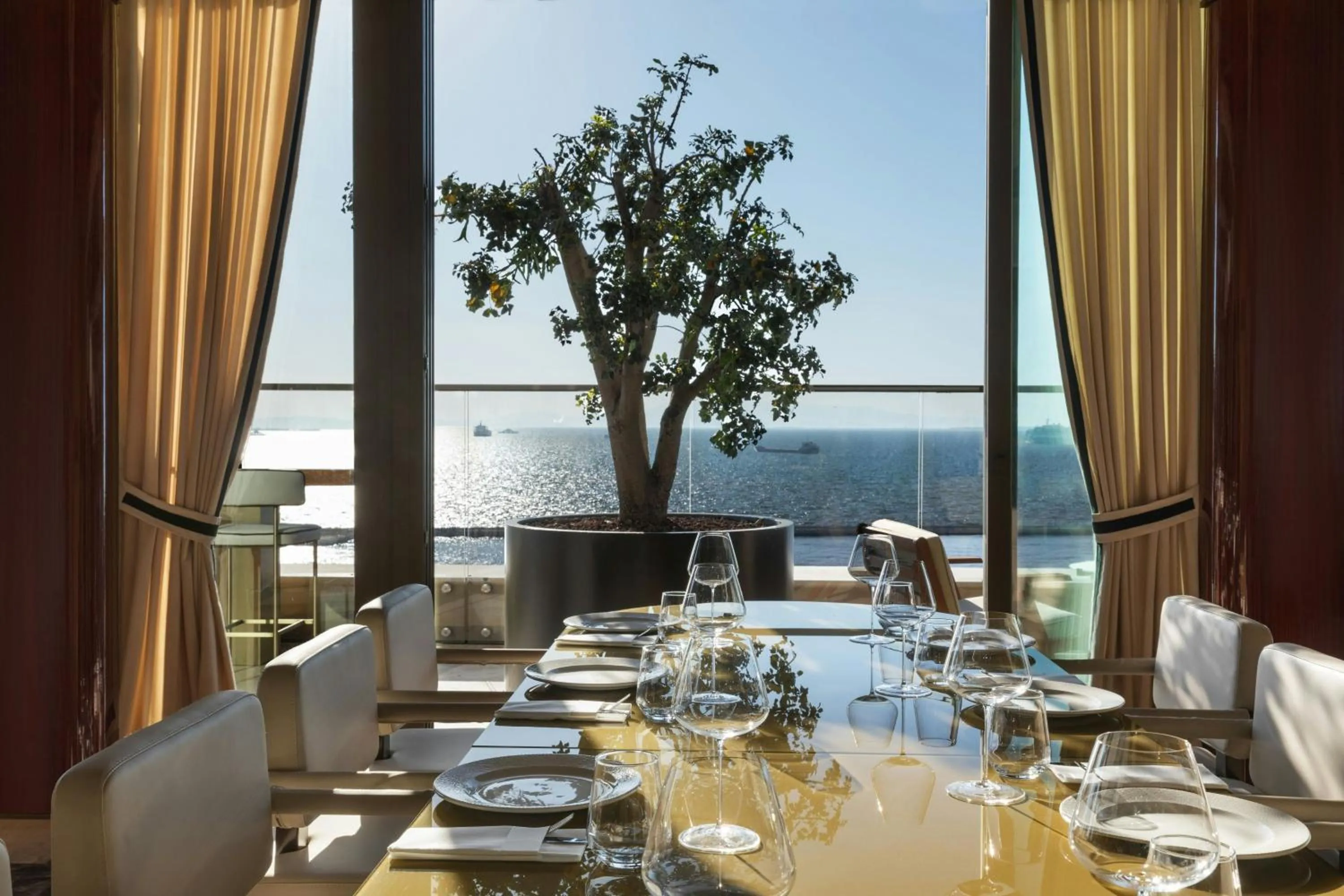 Restaurant/places to eat in Izmir Marriott Hotel