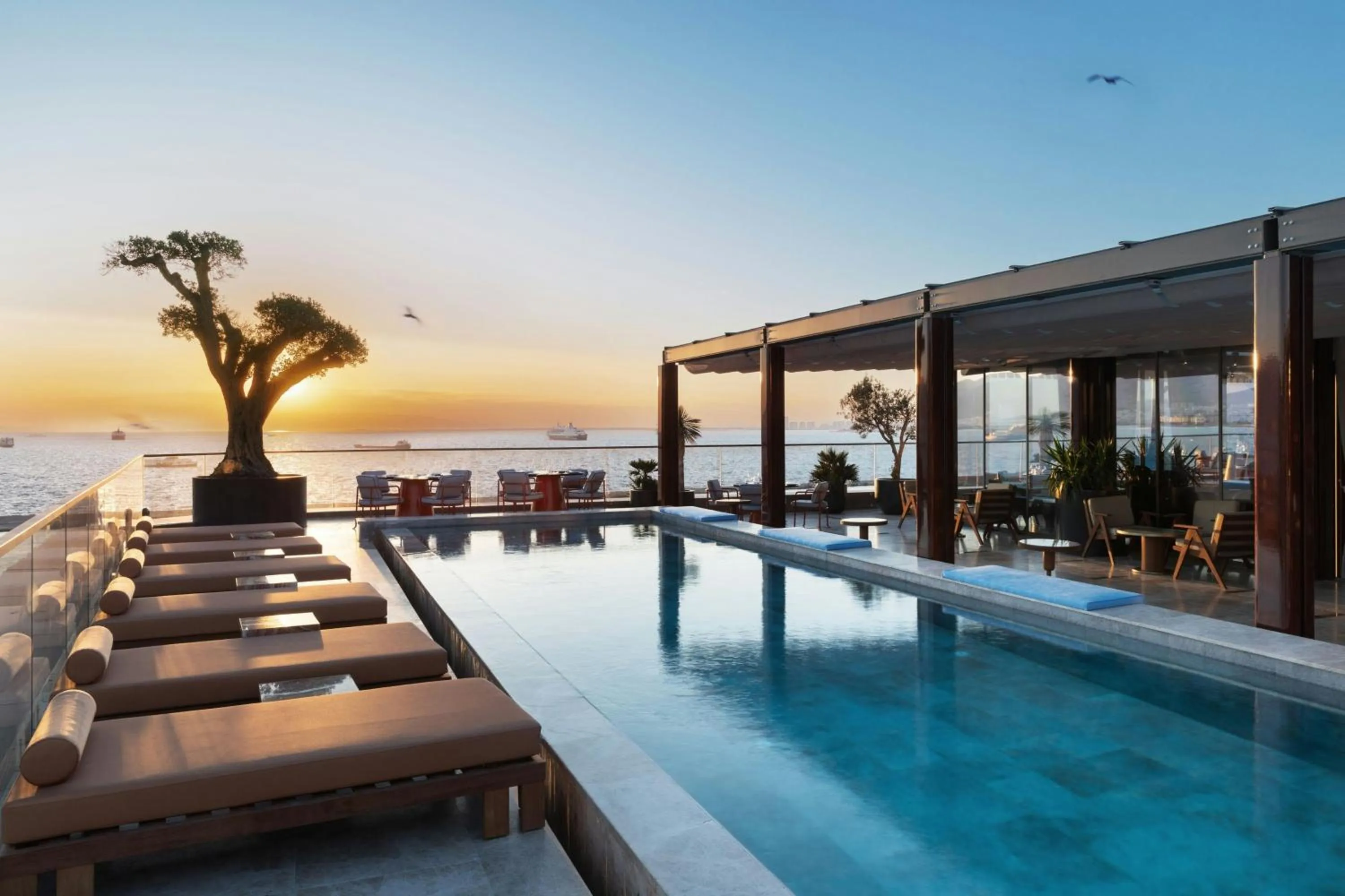 Area and facilities in Izmir Marriott Hotel