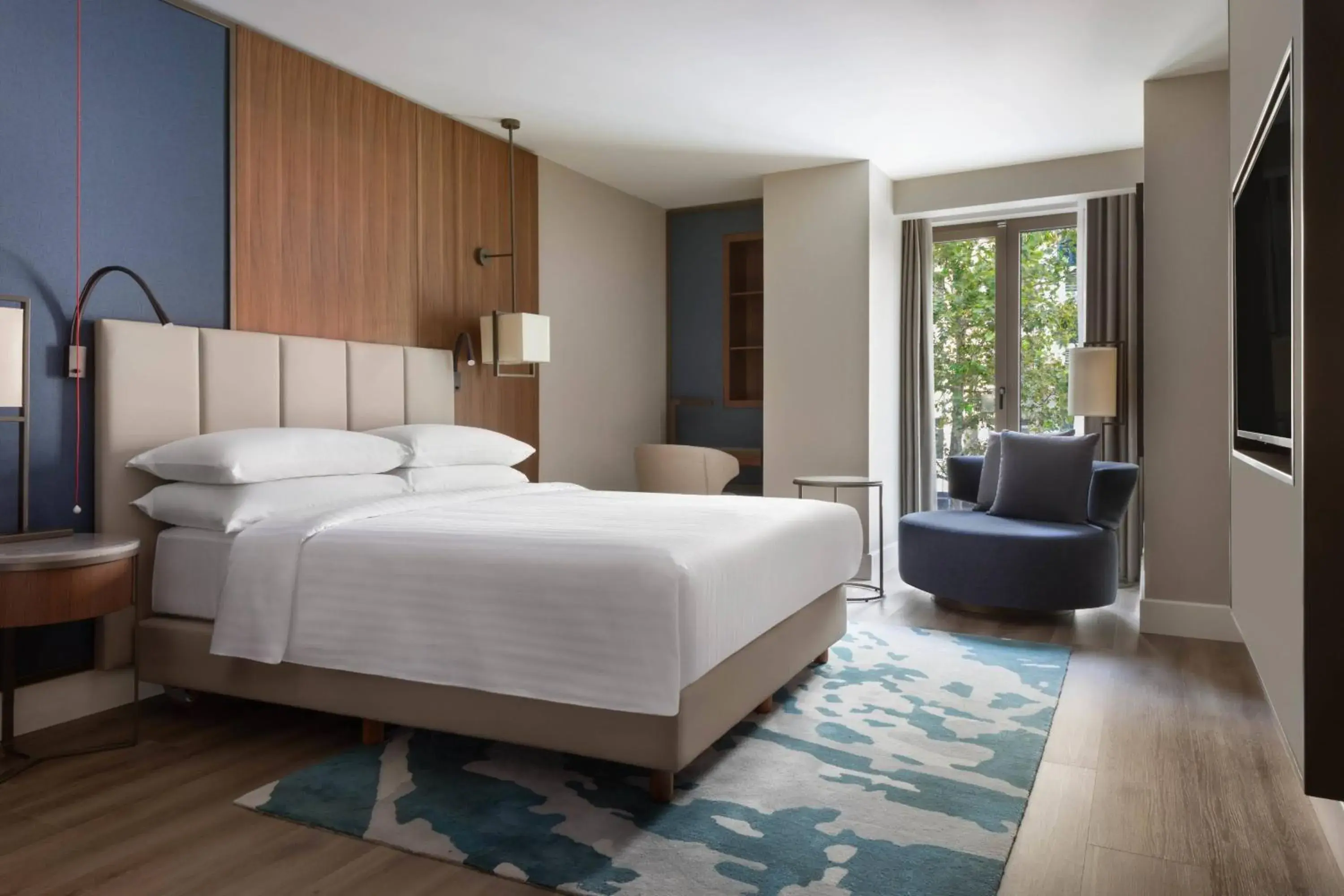 King Room with City View in Izmir Marriott Hotel King Room with City View in Izmir Marriott Hotel