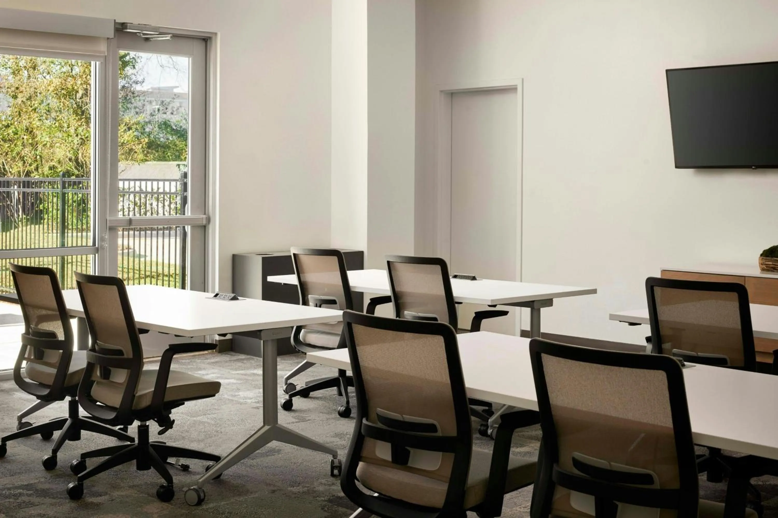 Meeting/conference room in Element by Westin Baton Rouge South