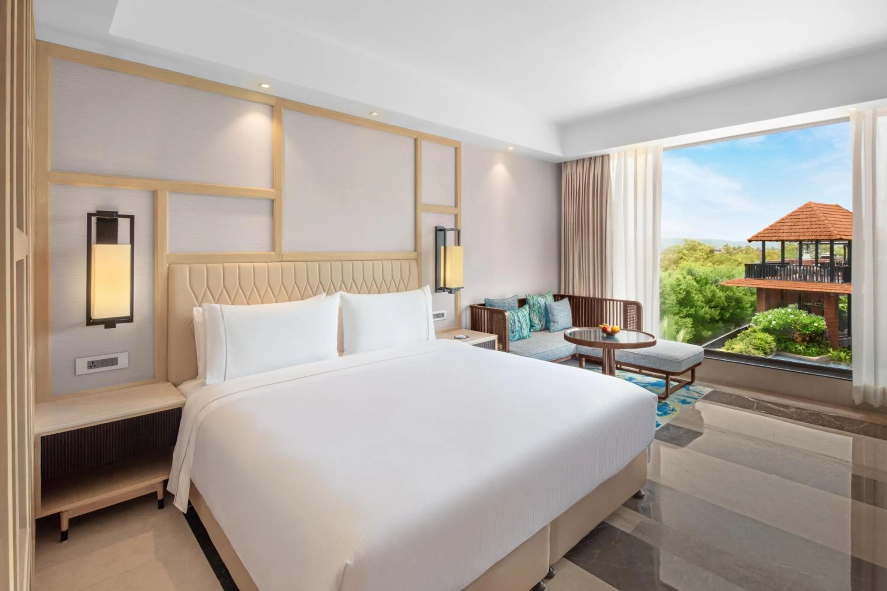 Seating area, Bed in The Westin Goa