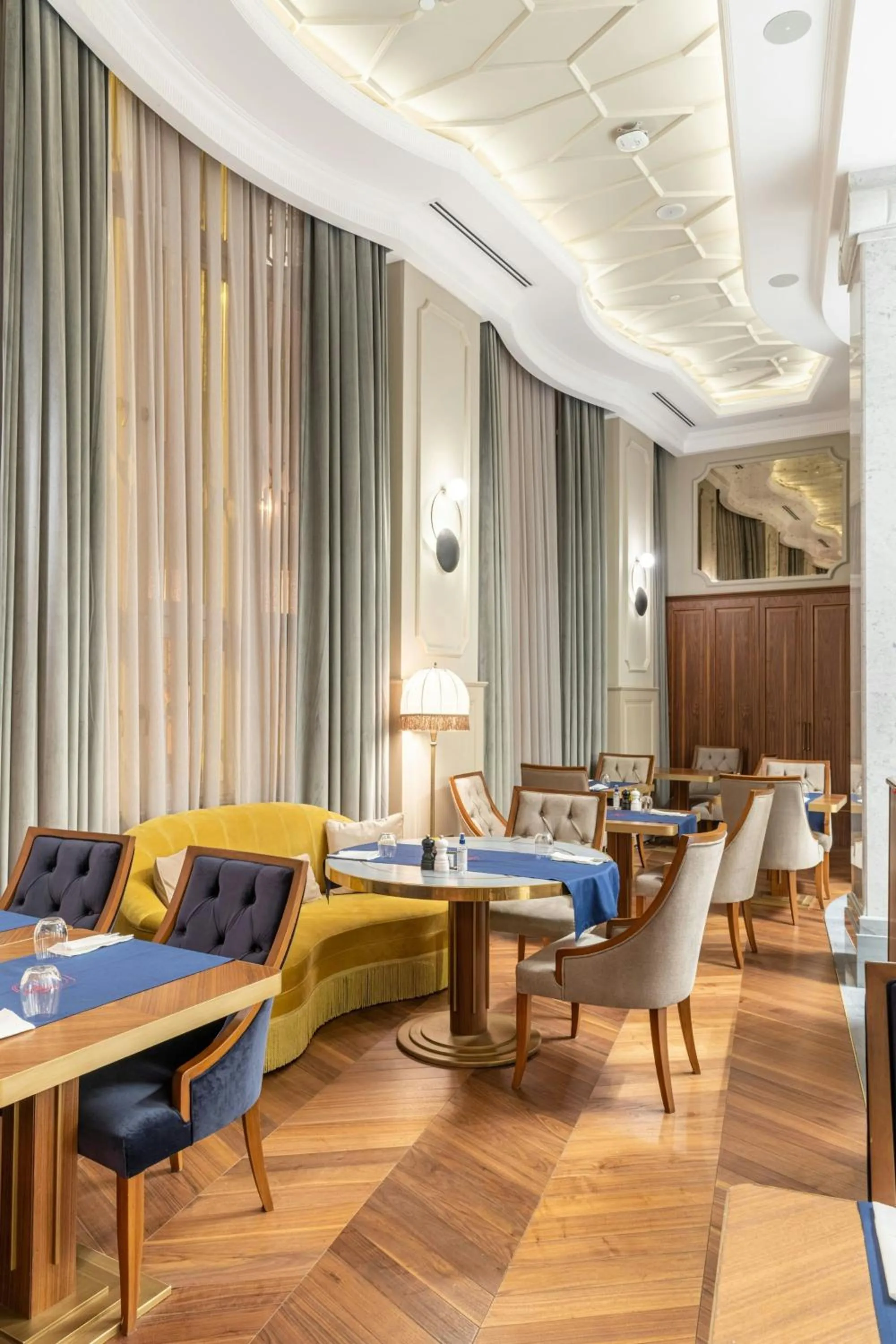 Lobby or reception in Orientbank Hotel Istanbul, Autograph Collection