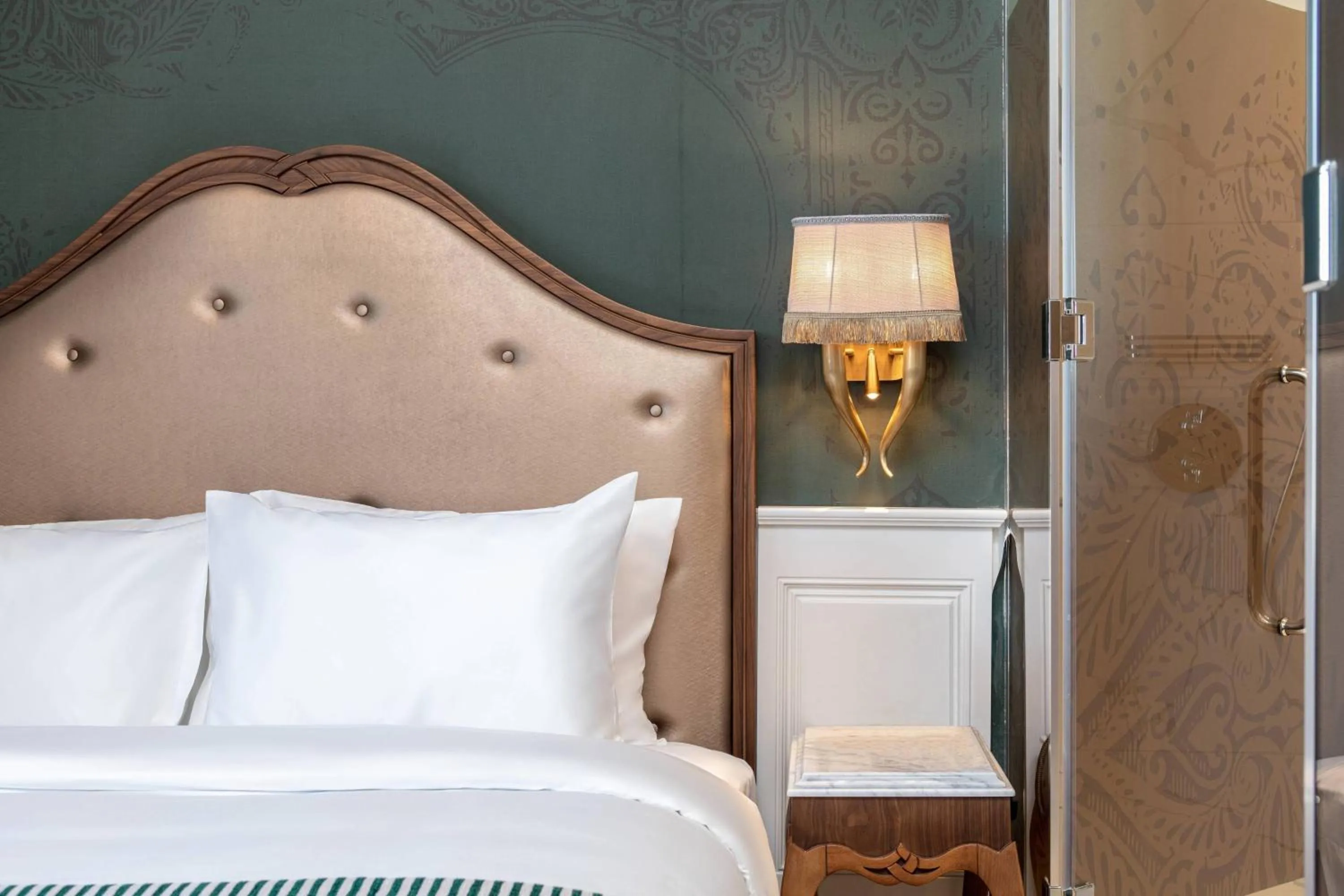 Photo of the whole room, Bed in Orientbank Hotel Istanbul, Autograph Collection