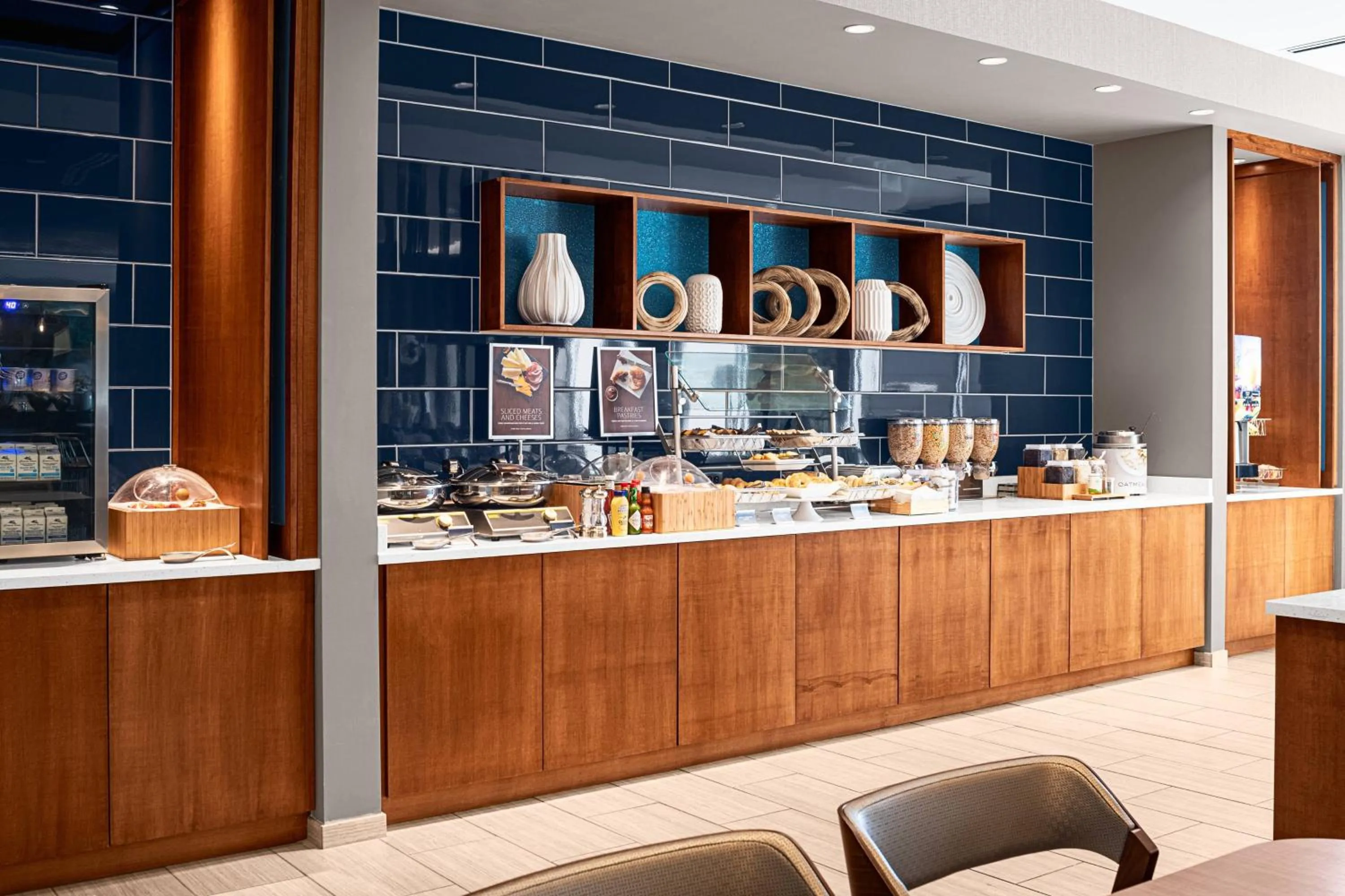 Breakfast in SpringHill Suites by Marriott Savannah Richmond Hill