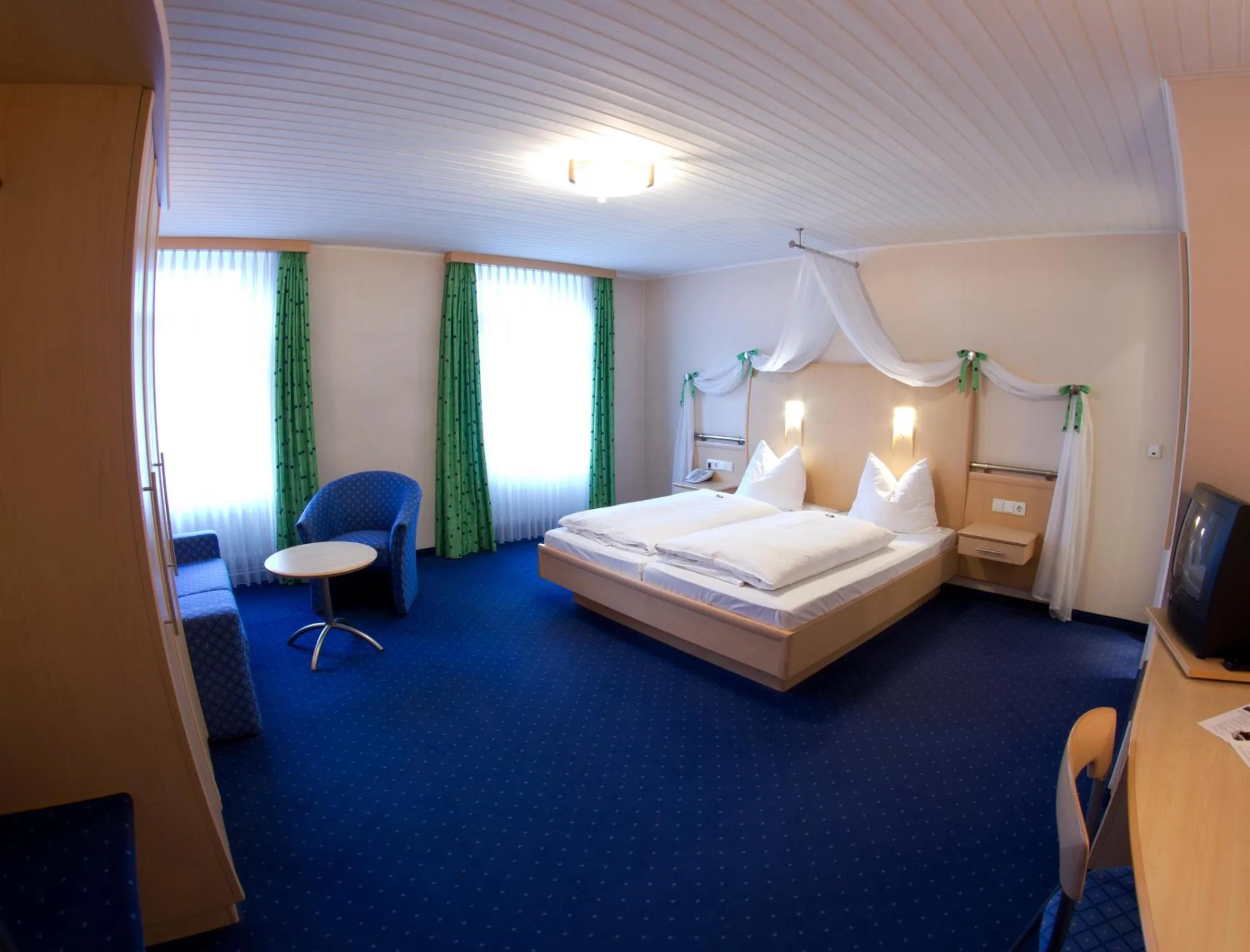 Photo of the whole room, Bed in Hotel Krone