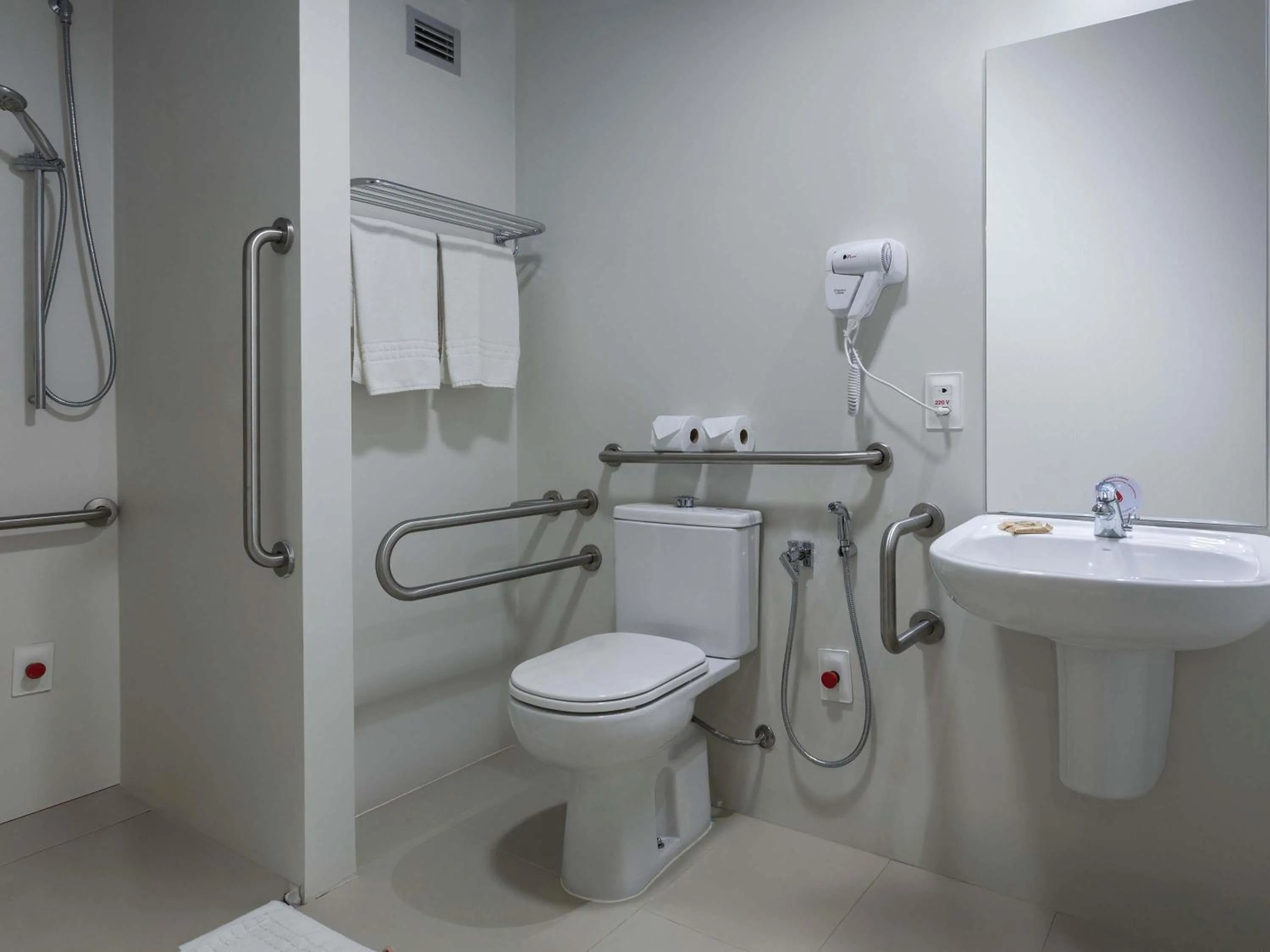 Bedroom in Ibis Salvador Rio Vermelho